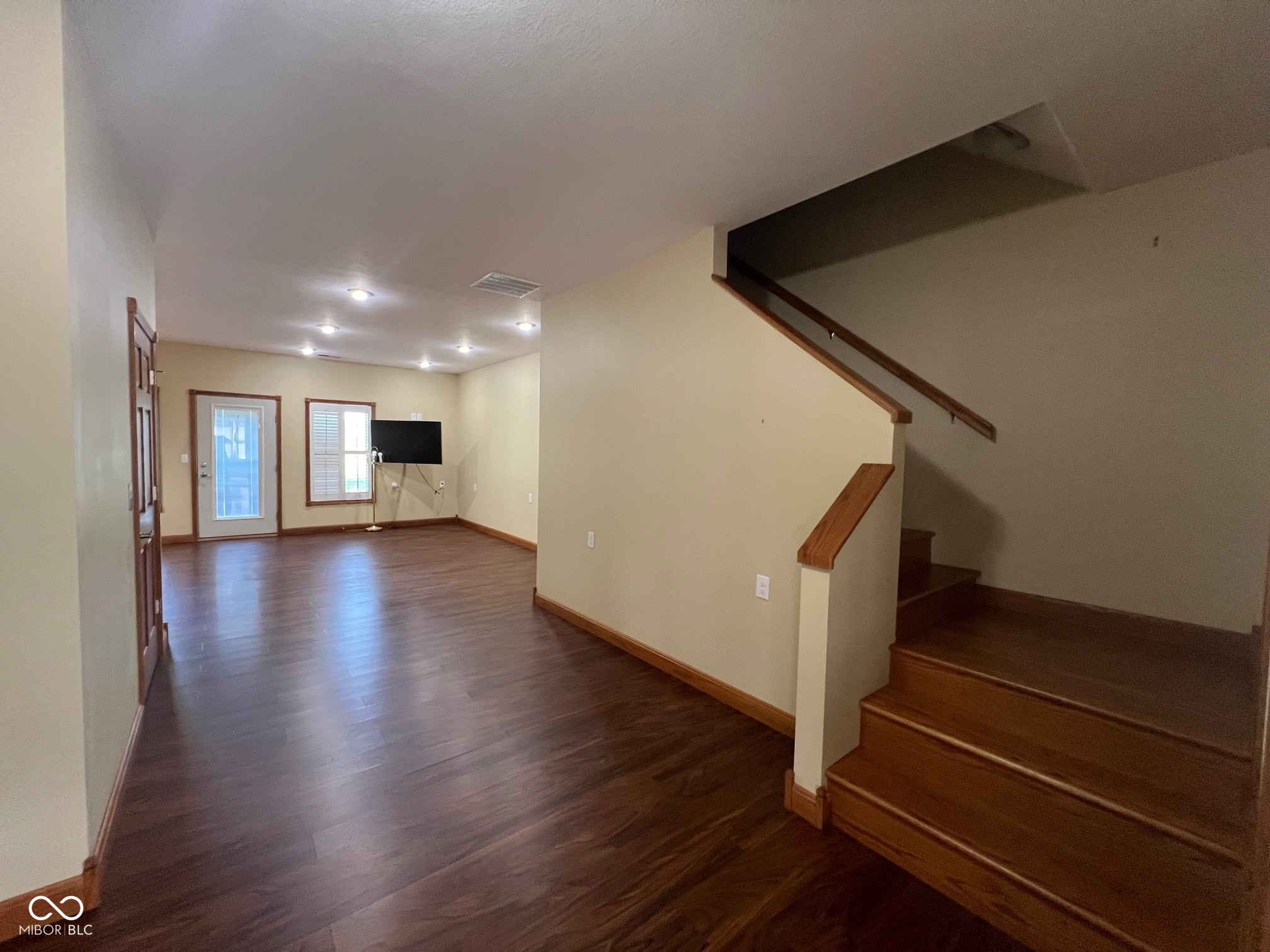 Farmersburg, Indiana, 47850, United States, 3 Bedrooms Bedrooms, ,2 BathroomsBathrooms,Residential,For Sale,1915515