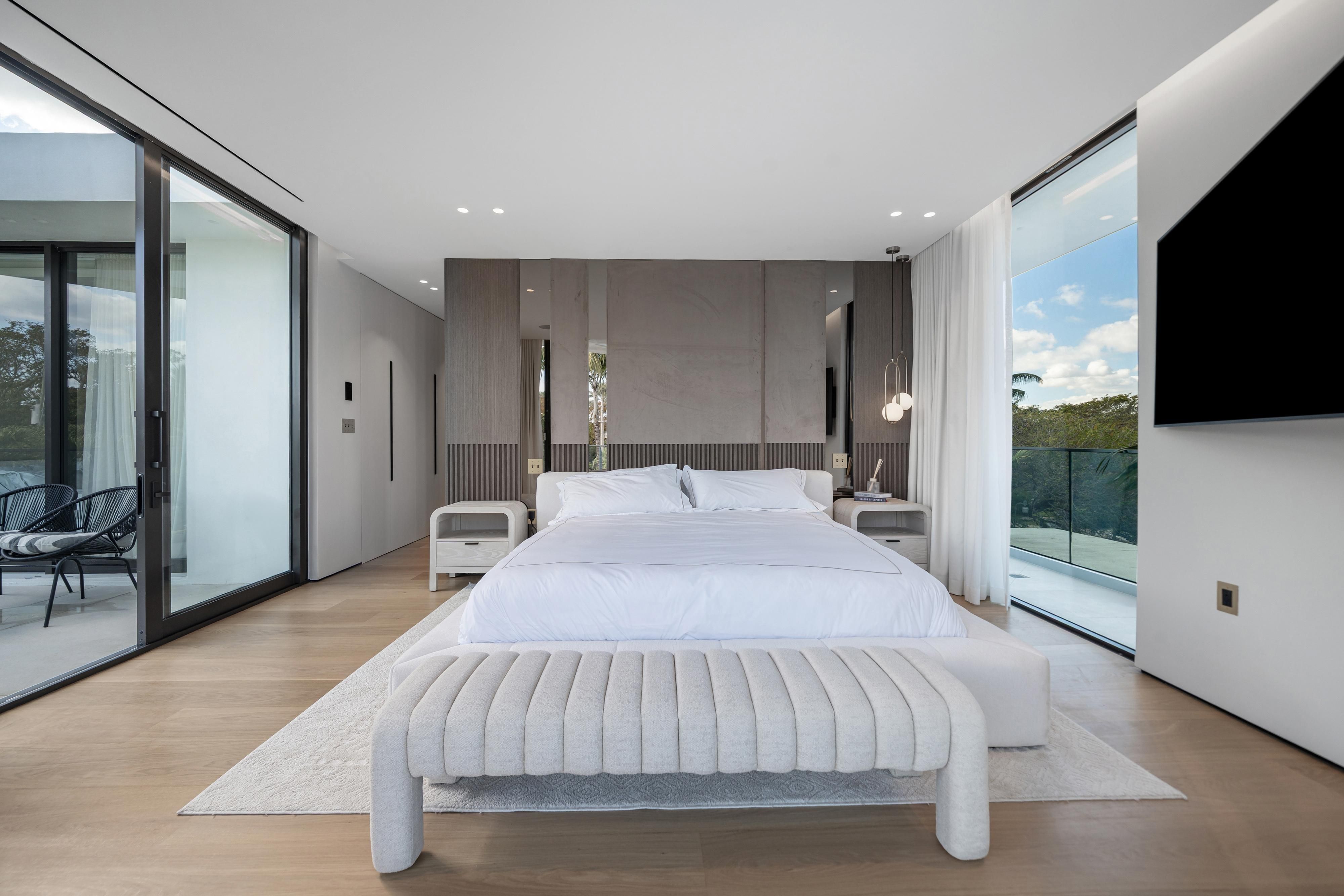  1045 W 47th Ct, Miami Beach, FL, 33140 - 物件實景