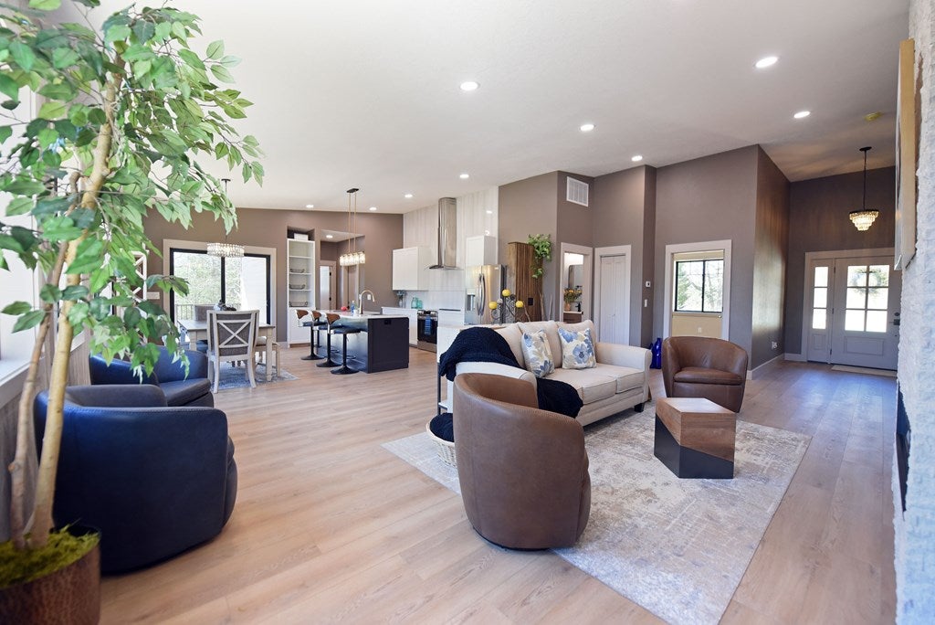 Young Harris, Georgia, 30582, United States, 3 Bedrooms Bedrooms, ,2 BathroomsBathrooms,Residential,For Sale,1859121