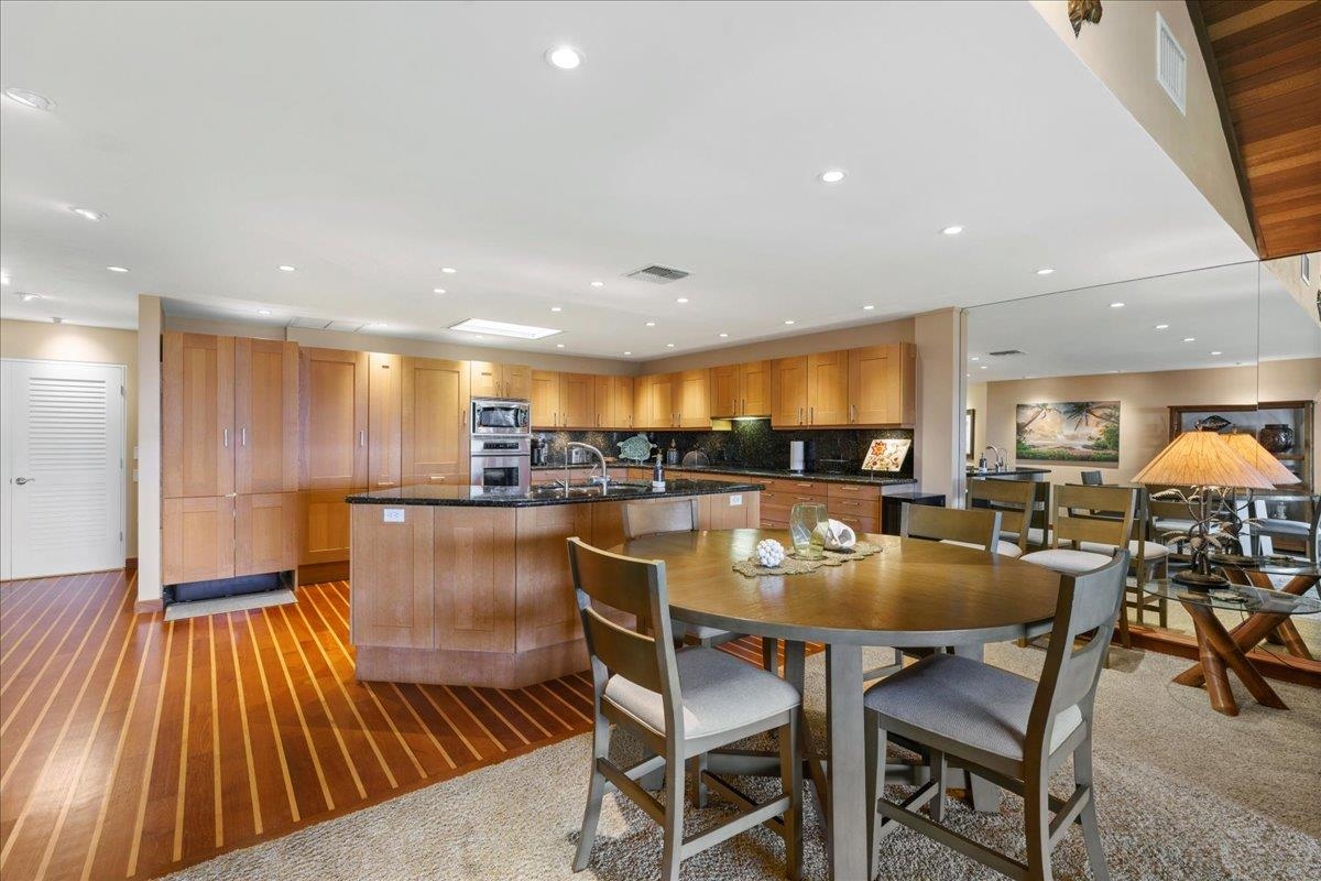 Lahaina, Hawaii, 96761, United States, 2 Bedrooms Bedrooms, ,2 BathroomsBathrooms,Residential,For Sale,2002280