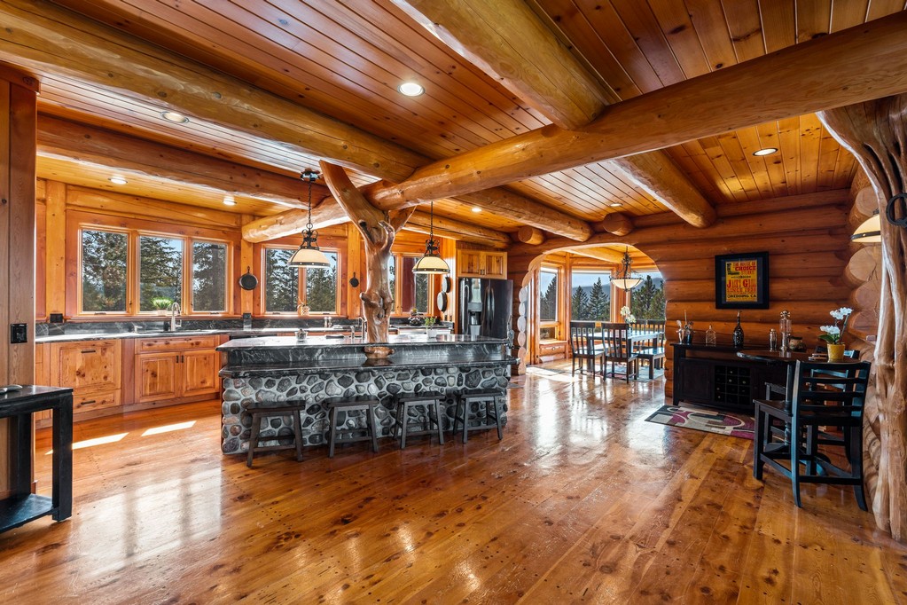 Bonners Ferry, Idaho, 83805, United States, 3 Bedrooms Bedrooms, ,4 BathroomsBathrooms,Residential,For Sale,1984473