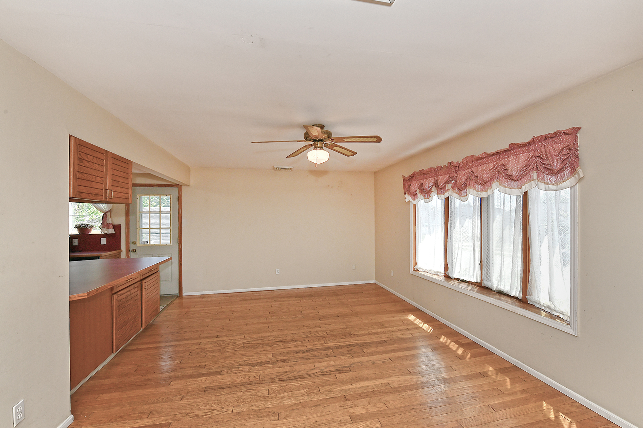 Bethpage, New York, 11714, United States, 4 Bedrooms Bedrooms, ,3 BathroomsBathrooms,Residential,For Sale,1880879