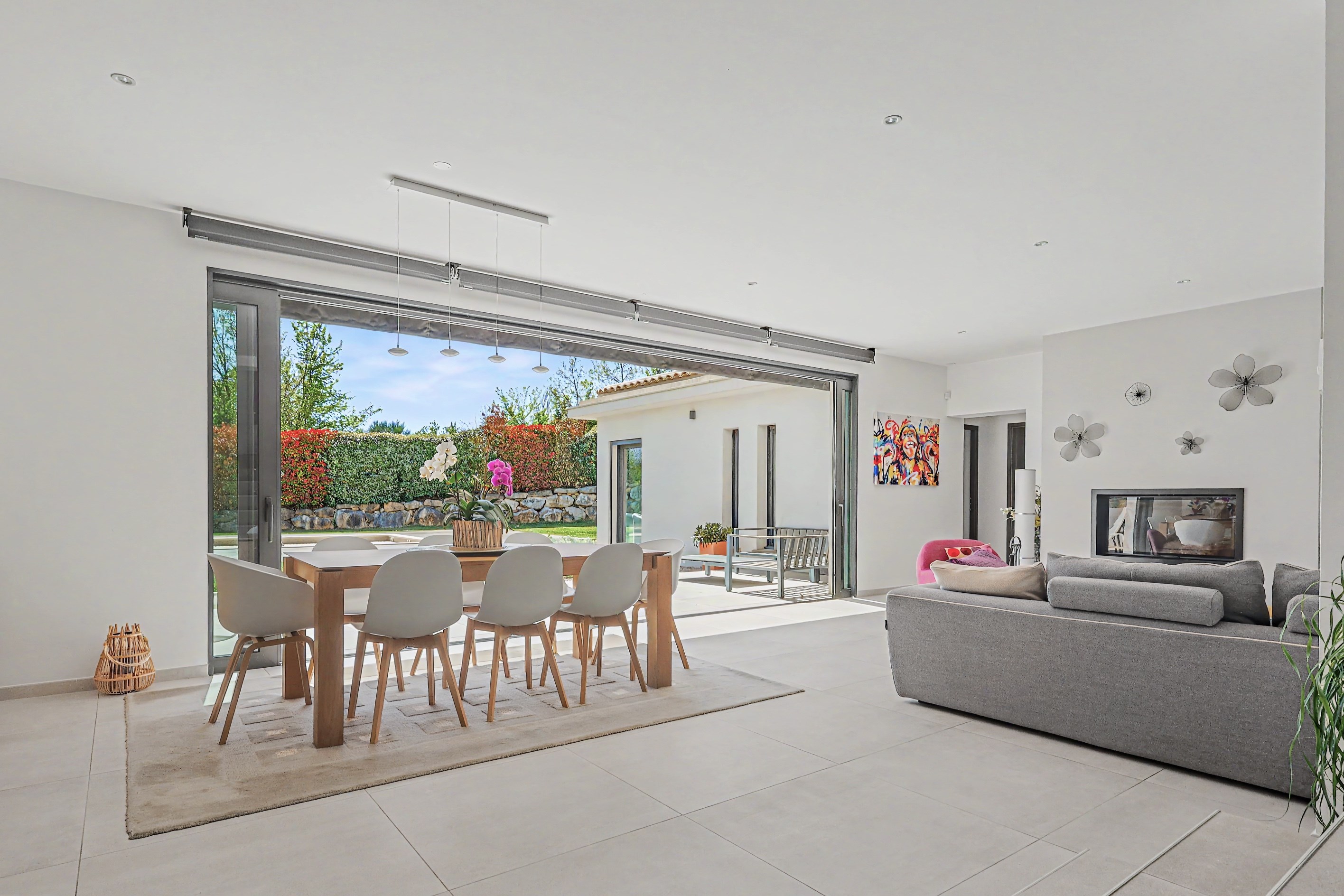  CONTEMPORARY ELEGANCE IN A SERENE NATURAL SETTING - 物件實景