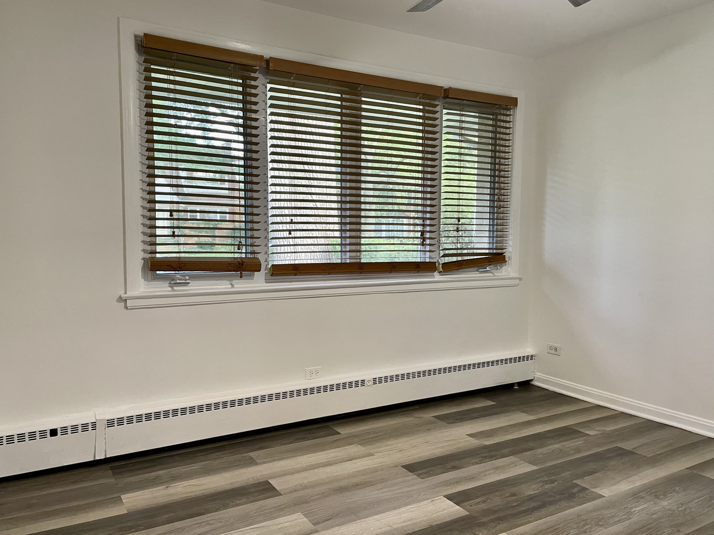 Skokie, Illinois, 60076, United States, 3 Bedrooms Bedrooms, ,3 BathroomsBathrooms,Residential,For Sale,1932038