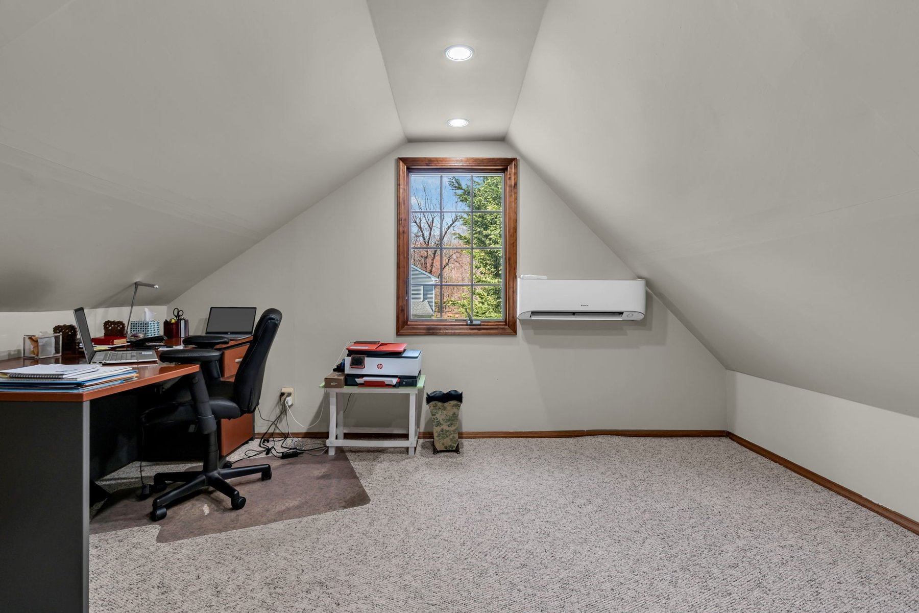  Spacious Middletown Colonial with Updates - 物件實景