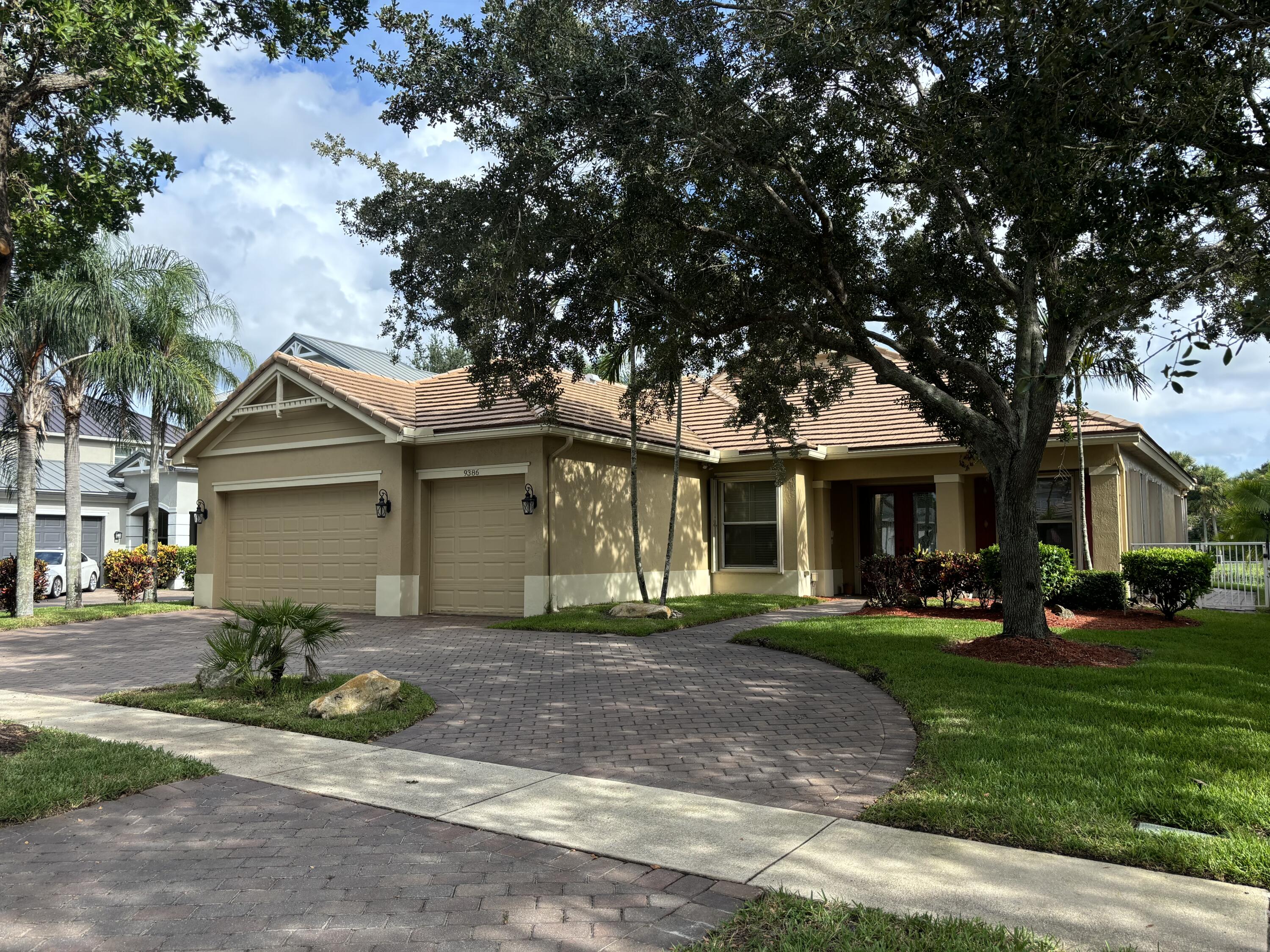West Palm Beach, Florida, 33411, United States, 5 Bedrooms Bedrooms, ,3 BathroomsBathrooms,Residential,For Sale,1911284