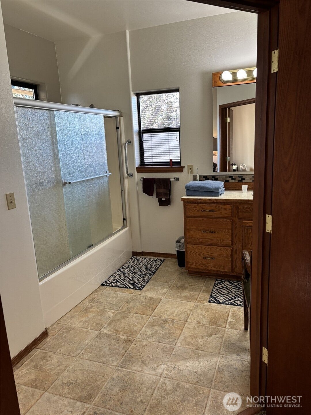 Wenatchee, Washington, 98801, United States, 5 Bedrooms Bedrooms, ,4 BathroomsBathrooms,Residential,For Sale,1723566