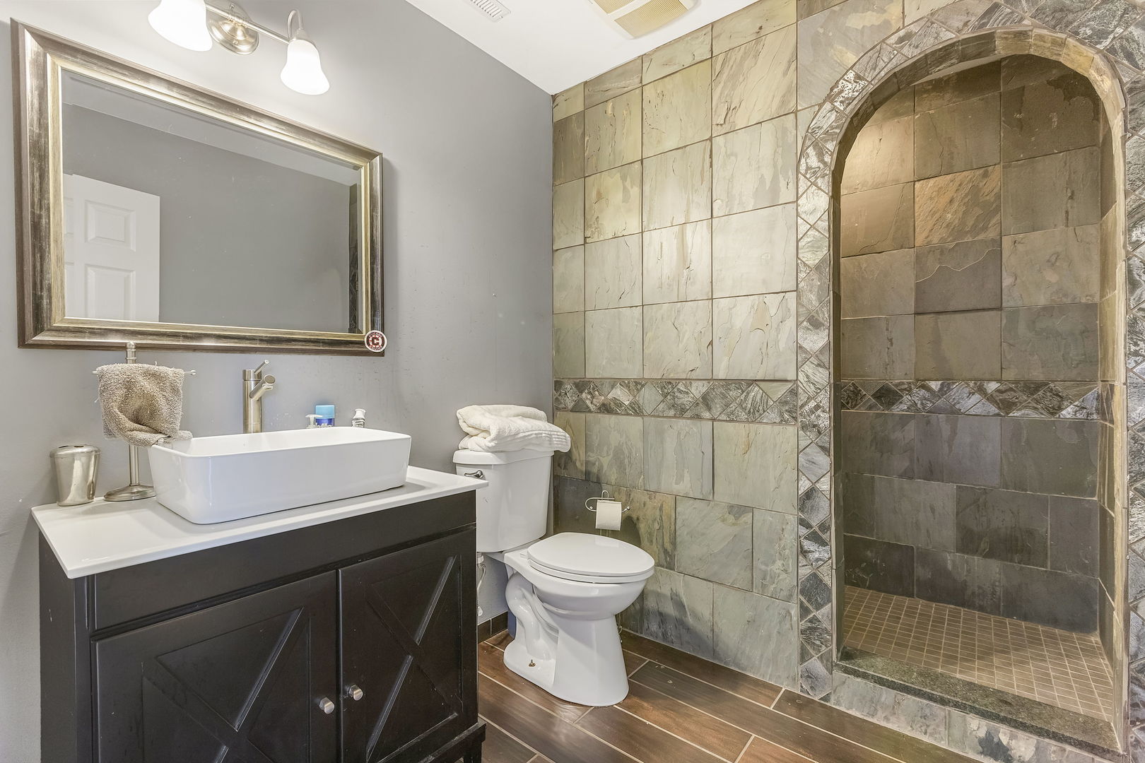 St. Charles, Illinois, 60175, United States, 6 Bedrooms Bedrooms, ,8 BathroomsBathrooms,Residential,For Sale,1940364