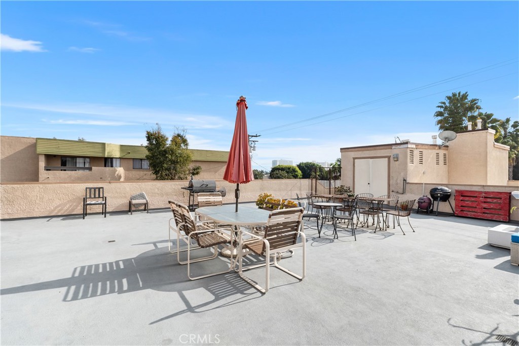 Long Beach, California, 90802, United States, 2 Bedrooms Bedrooms, ,2 BathroomsBathrooms,Residential,For Sale,1991408