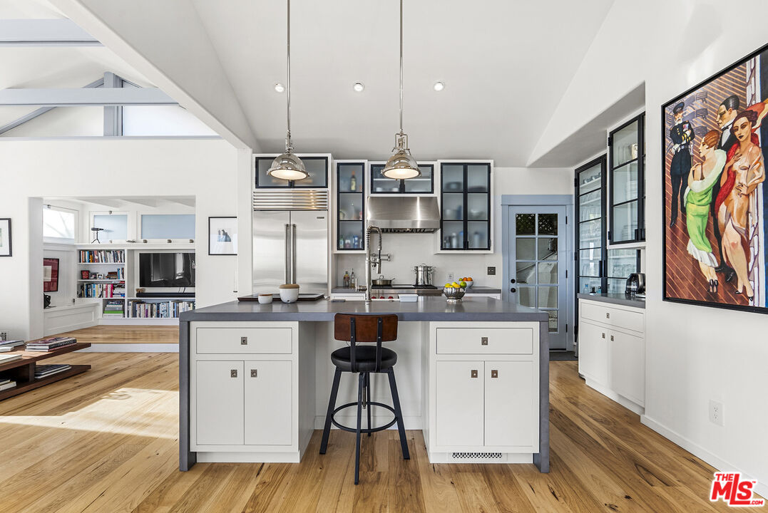 Los Angeles, California, 90068, United States, 3 Bedrooms Bedrooms, ,3 BathroomsBathrooms,Residential,For Sale,1794796