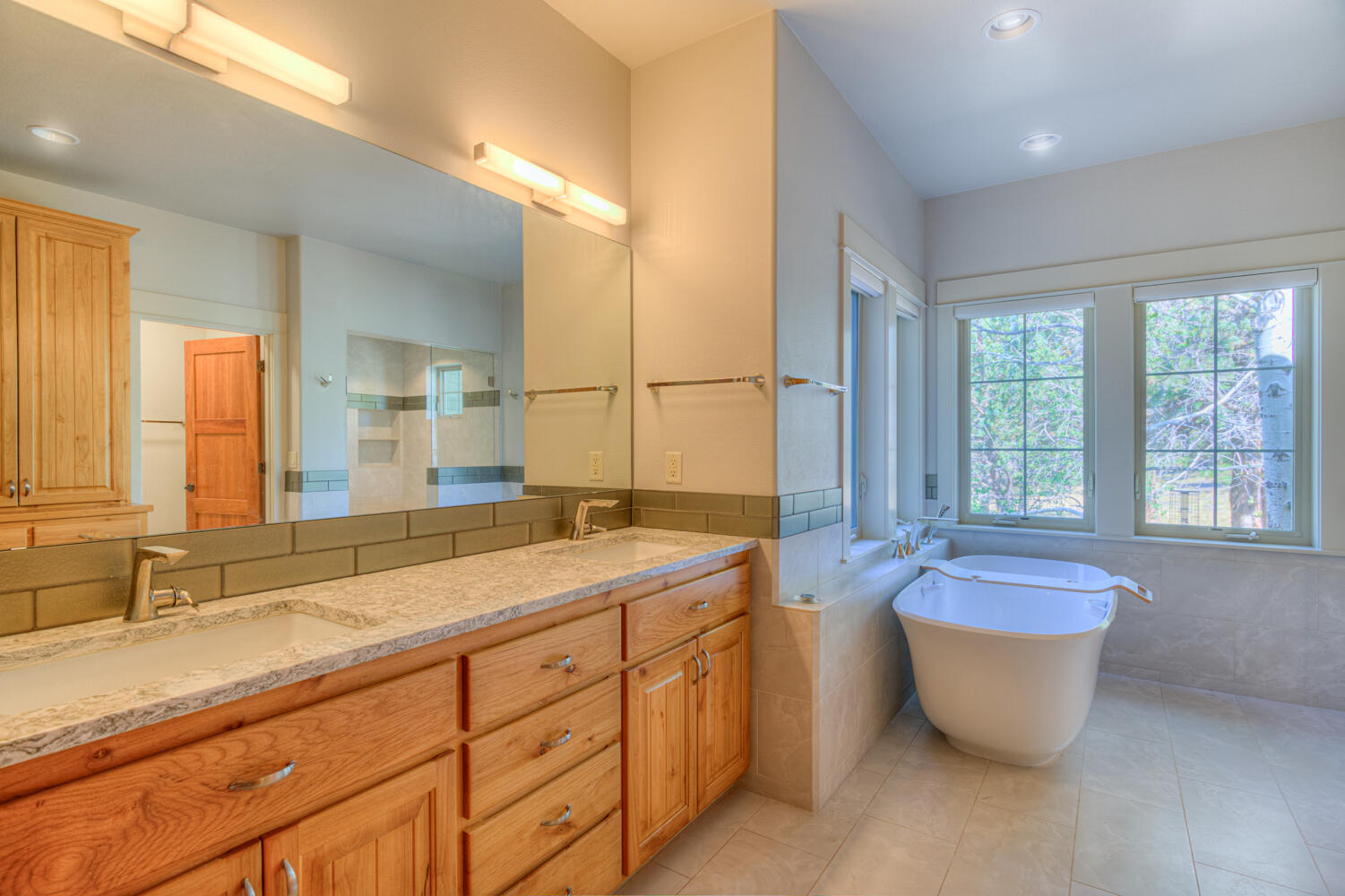 Bend, Oregon, 97703, United States, 4 Bedrooms Bedrooms, ,5 BathroomsBathrooms,Residential,For Sale,1979123