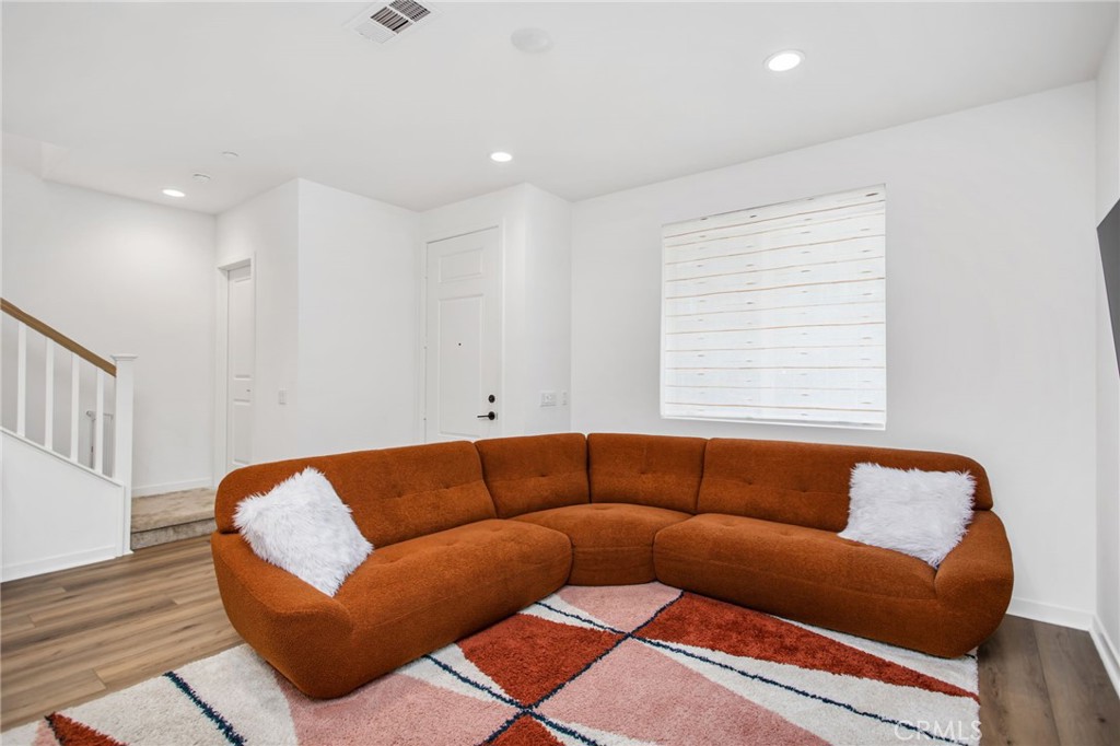 Temecula, California, 92591, United States, 2 Bedrooms Bedrooms, ,3 BathroomsBathrooms,Residential,For Sale,1931289