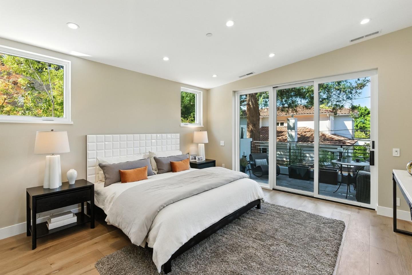 Palo Alto, California, 94303, United States, 4 Bedrooms Bedrooms, ,5 BathroomsBathrooms,Residential,For Sale,1906712