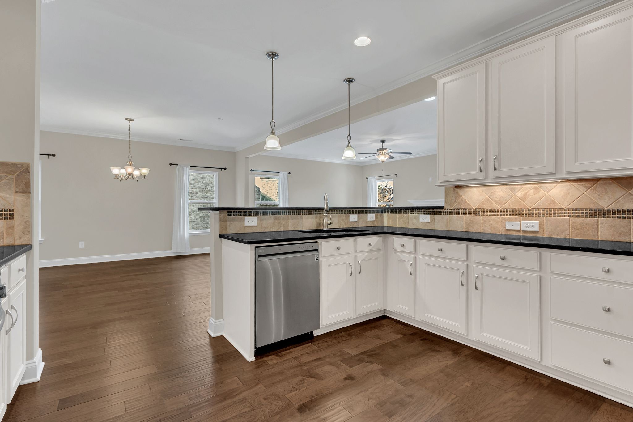 Franklin, Tennessee, 37064, United States, 4 Bedrooms Bedrooms, ,4 BathroomsBathrooms,Residential,For Sale,1989475