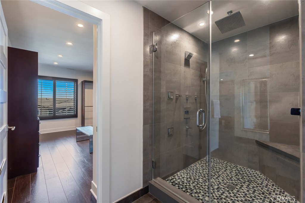 Glendale, California, 91207, United States, 4 Bedrooms Bedrooms, ,5 BathroomsBathrooms,Residential,For Sale,1934698