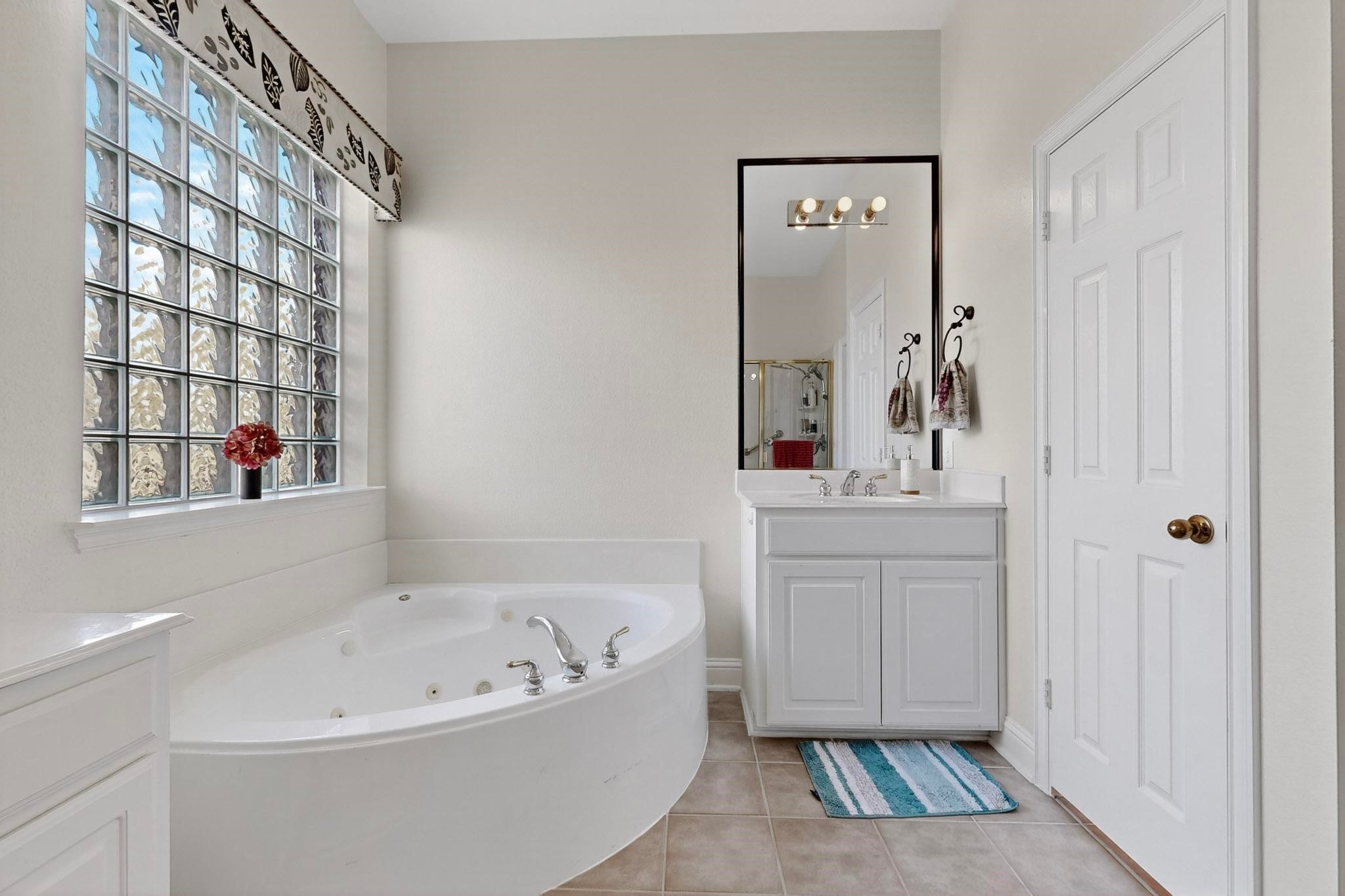 Frisco, Texas, 75034, United States, 5 Bedrooms Bedrooms, ,4 BathroomsBathrooms,Residential,For Sale,1986081