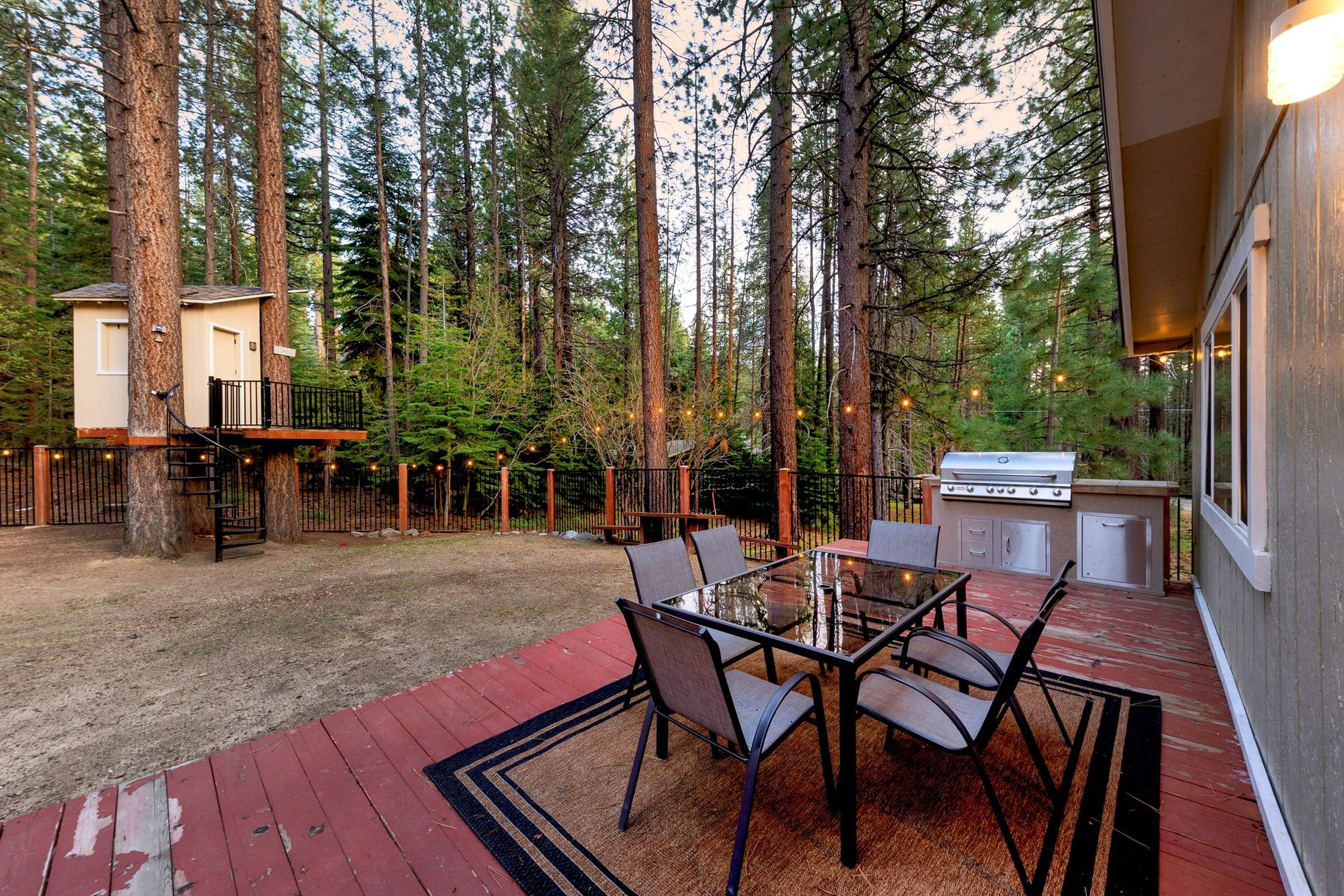 Move-In Ready 4 Bedroom Beauty  2022 Remodel  Fenced Yard, Forest Setting - 物件實景