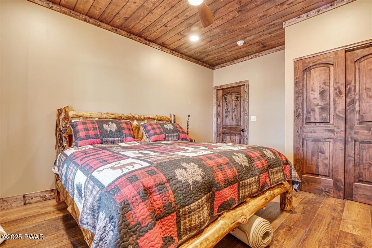 Lake Ariel, Pennsylvania, 18436, United States, 6 Bedrooms Bedrooms, ,4 BathroomsBathrooms,Residential,For Sale,2005698