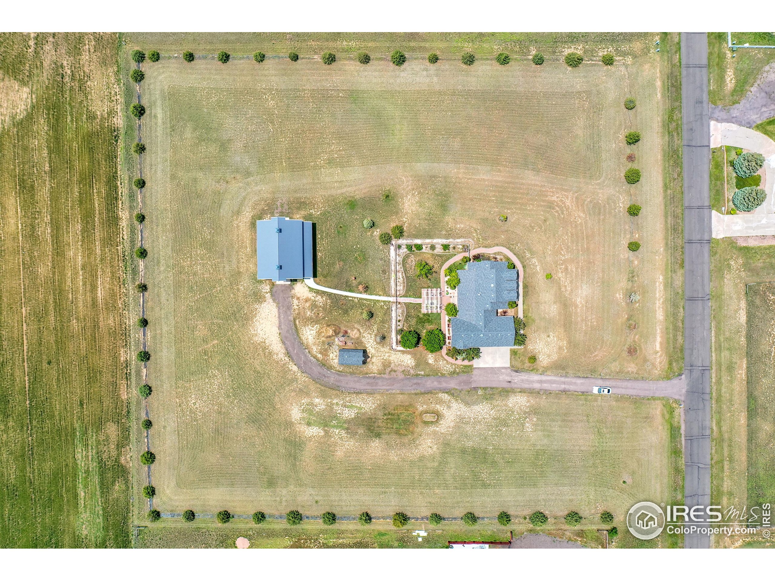 Strasburg, Colorado, 80136, United States, 3 Bedrooms Bedrooms, ,4 BathroomsBathrooms,Residential,For Sale,1991126