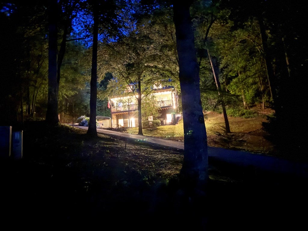 Hiawassee, Georgia, 30546, United States, 3 Bedrooms Bedrooms, ,4 BathroomsBathrooms,Residential,For Sale,1877027