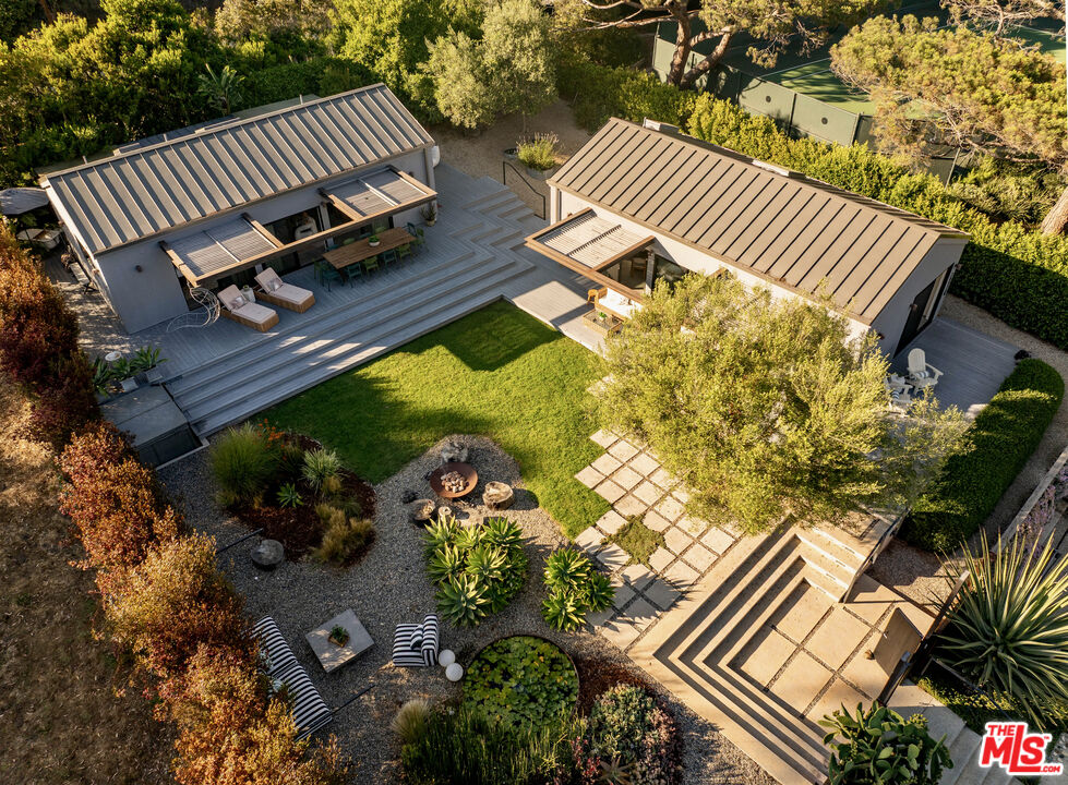 Malibu, California, 90265, United States, 5 Bedrooms Bedrooms, ,5 BathroomsBathrooms,Residential,For Sale,1918690