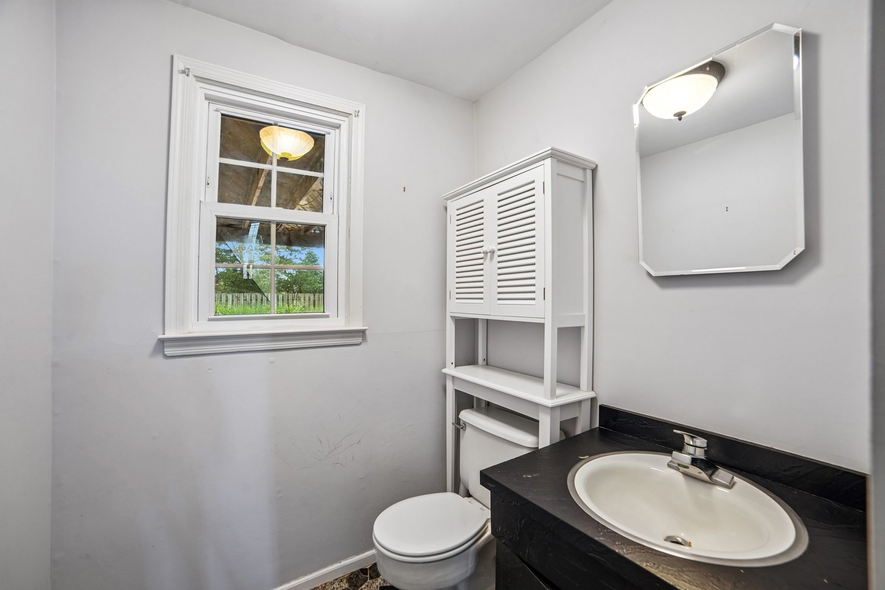  ?Oak Park? Bi-Level Provides Space Location and Long-Term Value - 物件實景