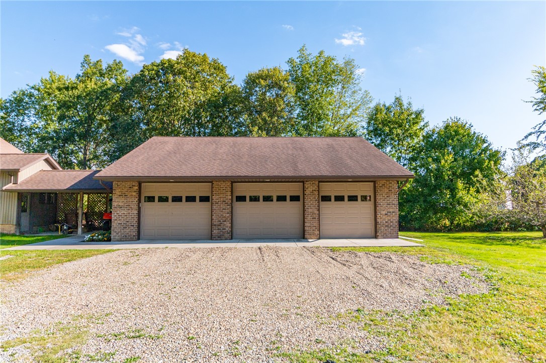 Jamestown, Pennsylvania, 16134, United States, 4 Bedrooms Bedrooms, ,3 BathroomsBathrooms,Residential,For Sale,1998073