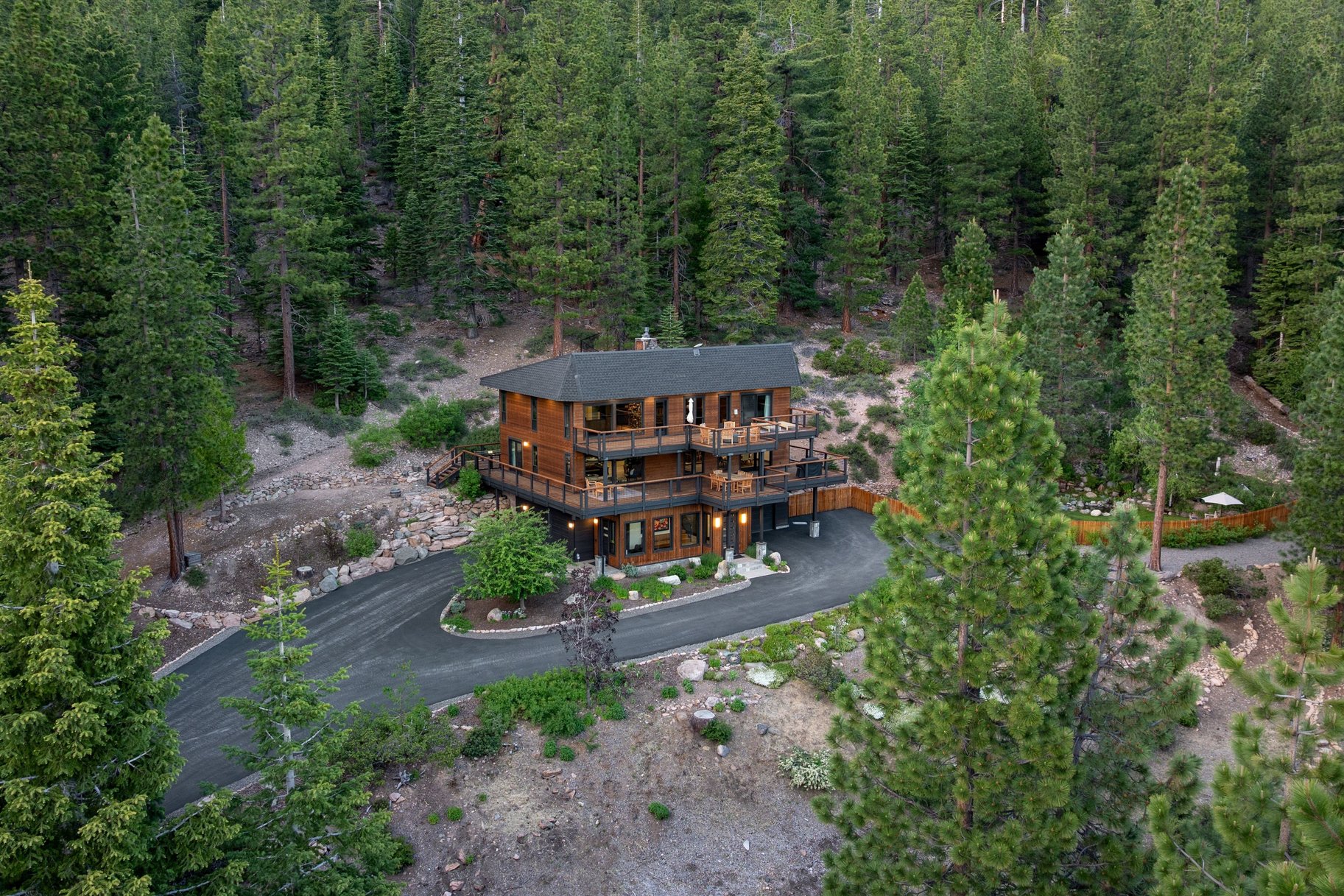  Privacy, Nature & Legacy  A Rare Tahoe Estate - 物件實景