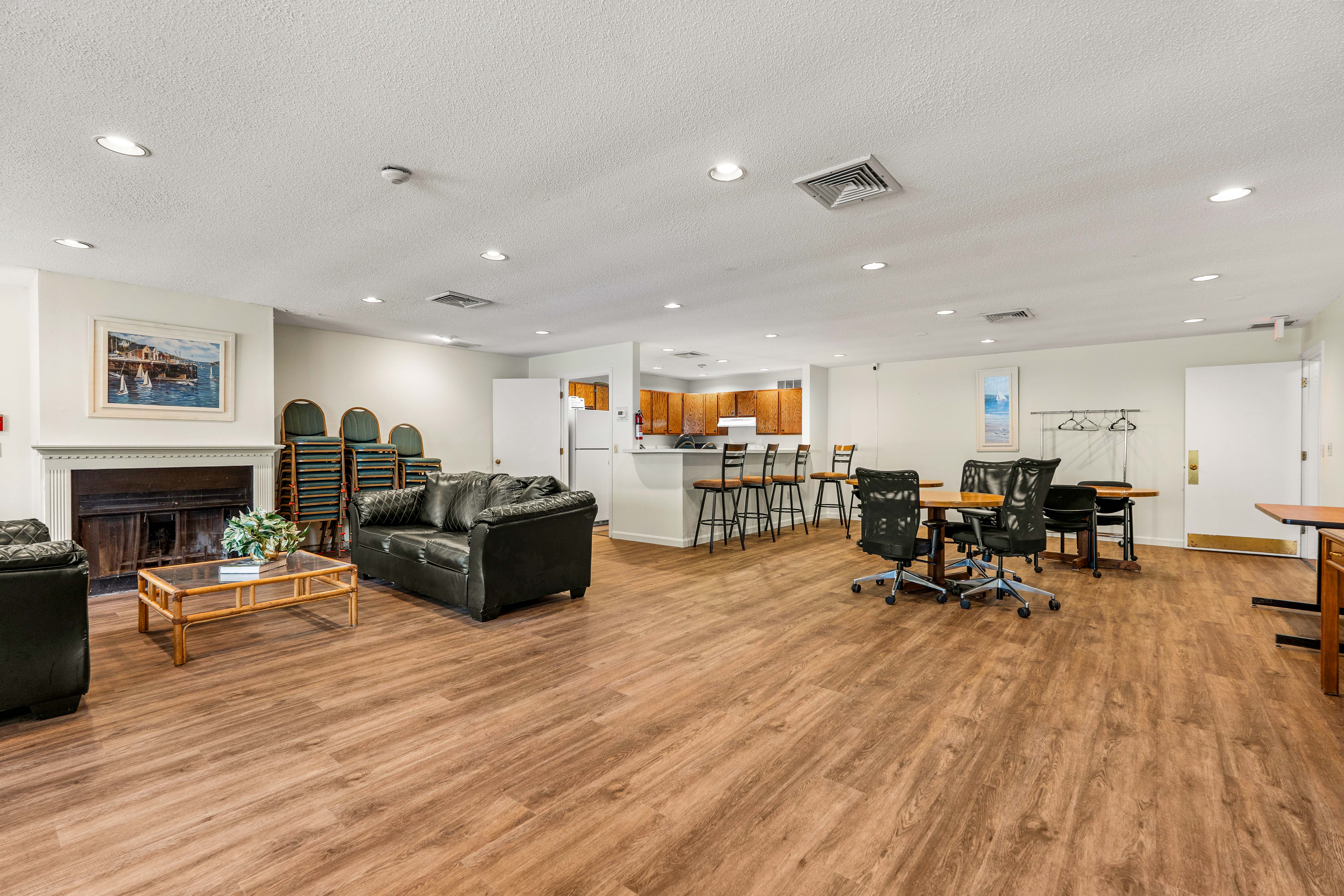  1202 White Cedar Boulevard, Portsmouth, NH 03801 - 物件實景