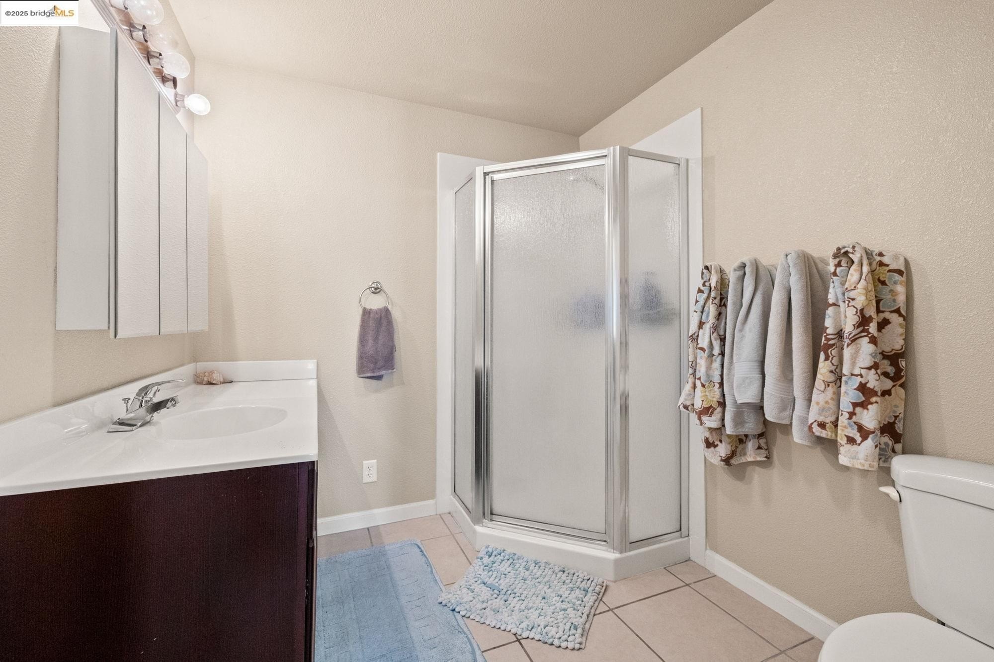 Sonora, California, 95370, United States, 5 Bedrooms Bedrooms, ,3 BathroomsBathrooms,Residential,For Sale,1979113