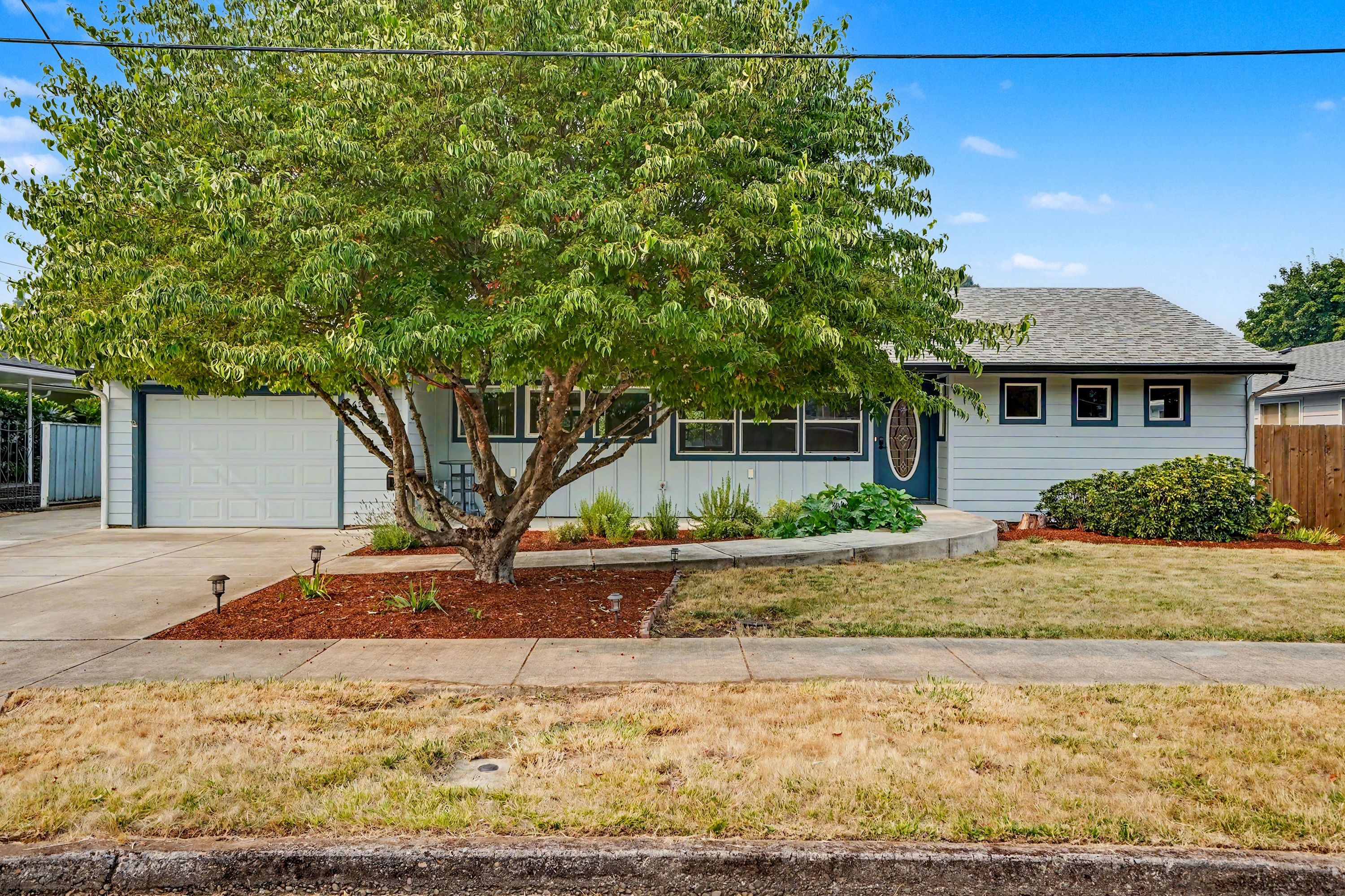 Sherman St, Lebanon, OR 97355