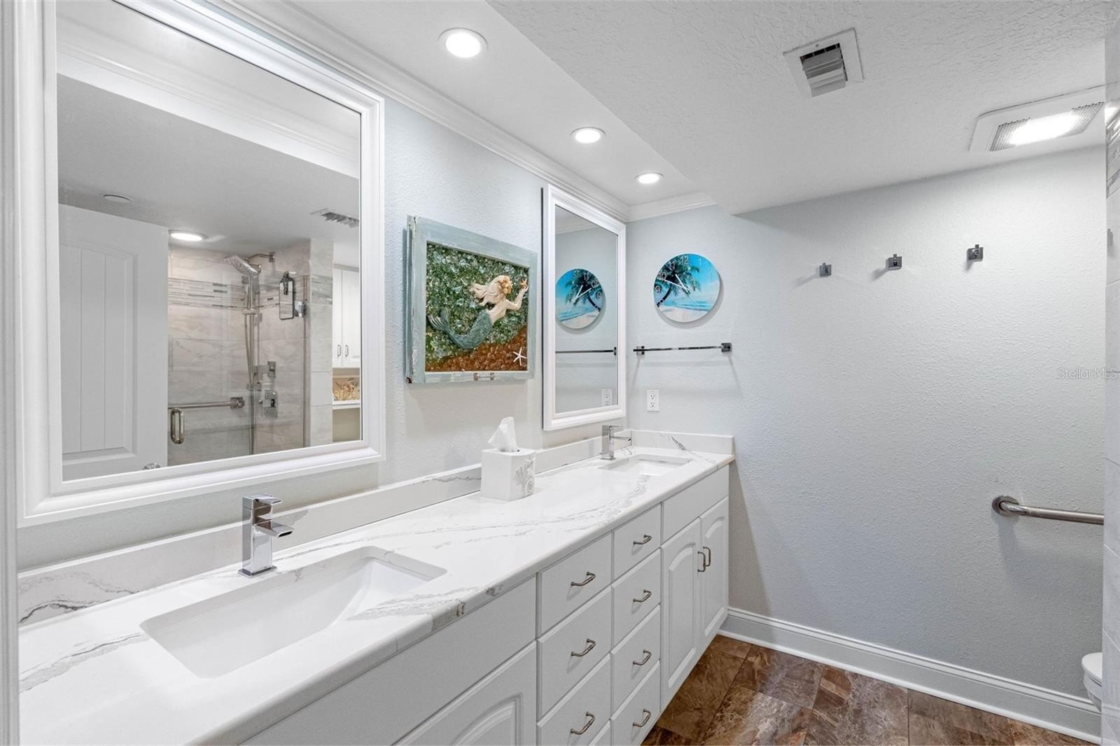 CLEARWATER BEACH, Florida, 33767, United States, 2 Bedrooms Bedrooms, ,2 BathroomsBathrooms,Residential,For Sale,2005521