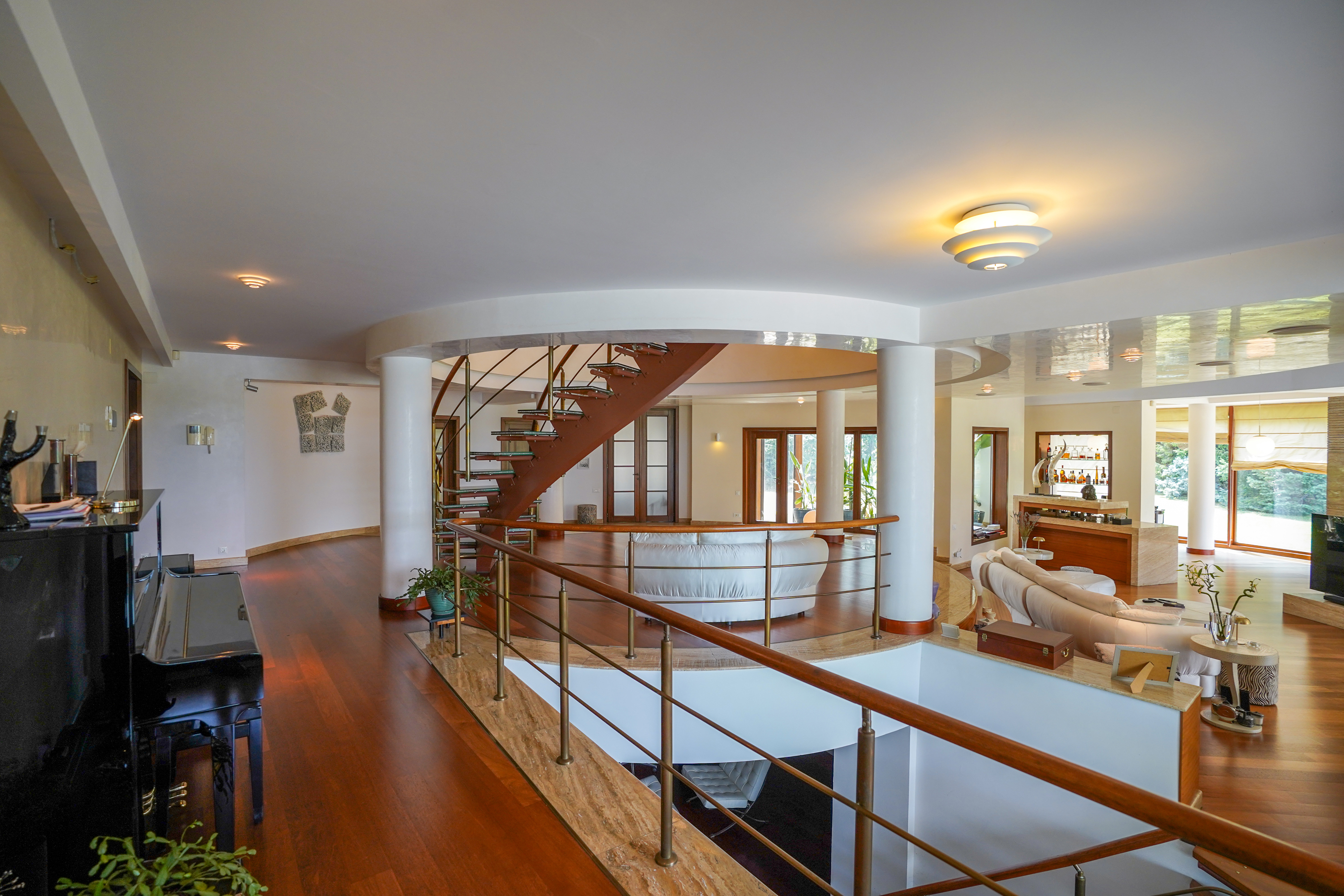  Villa with Private Peninsula and Panoramic Lake Views, Corbeanca - 物件實景