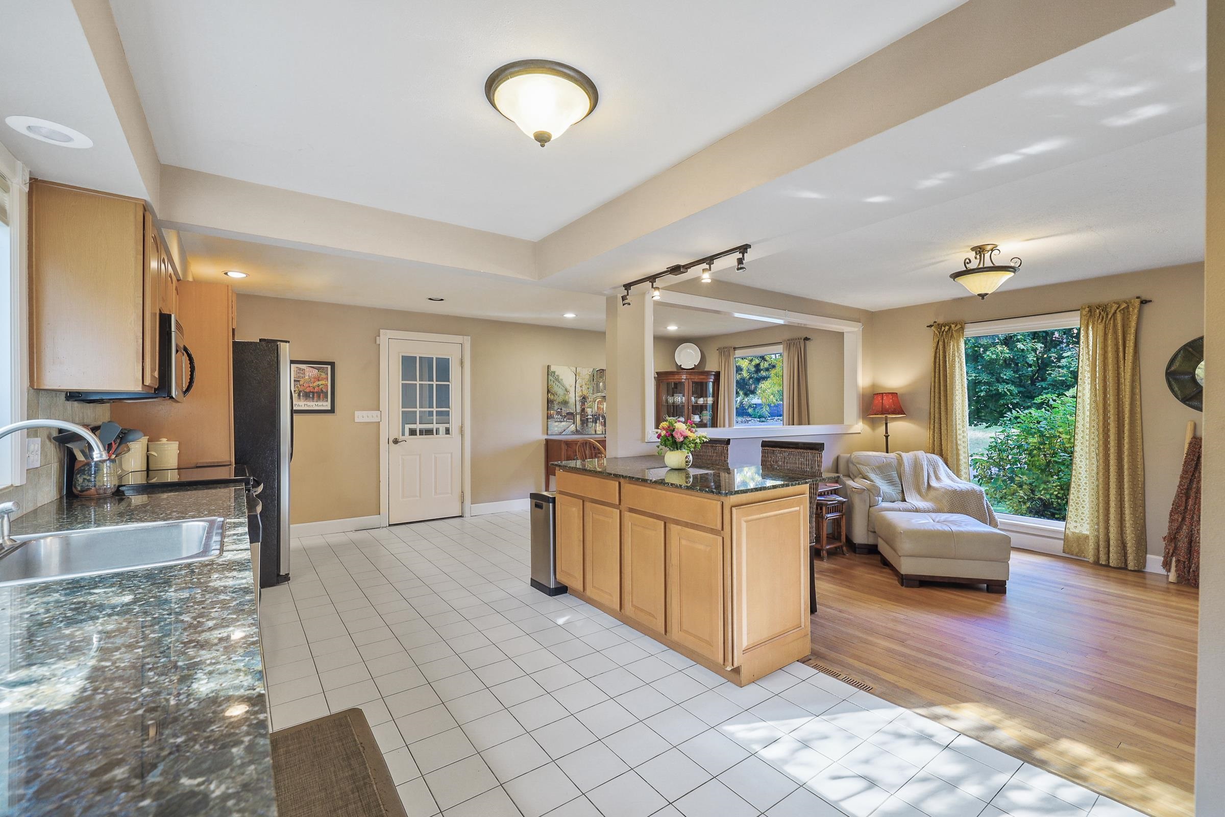 Spokane, Washington, 99203, United States, 4 Bedrooms Bedrooms, ,3 BathroomsBathrooms,Residential,For Sale,1827628