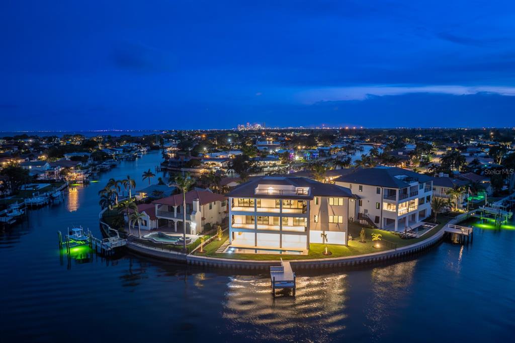 St Petersburg, Florida, 33703, United States, 5 Bedrooms Bedrooms, ,6 BathroomsBathrooms,Residential,For Sale,1856126