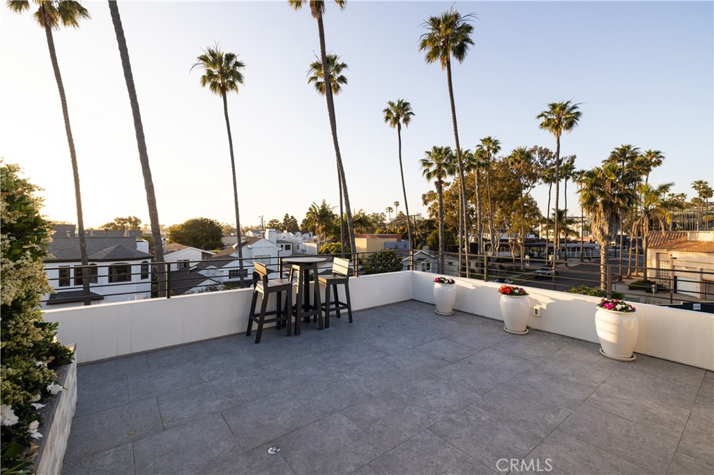 Corona del Mar, California, 92625, United States, 3 Bedrooms Bedrooms, ,4 BathroomsBathrooms,Residential,For Sale,1837053