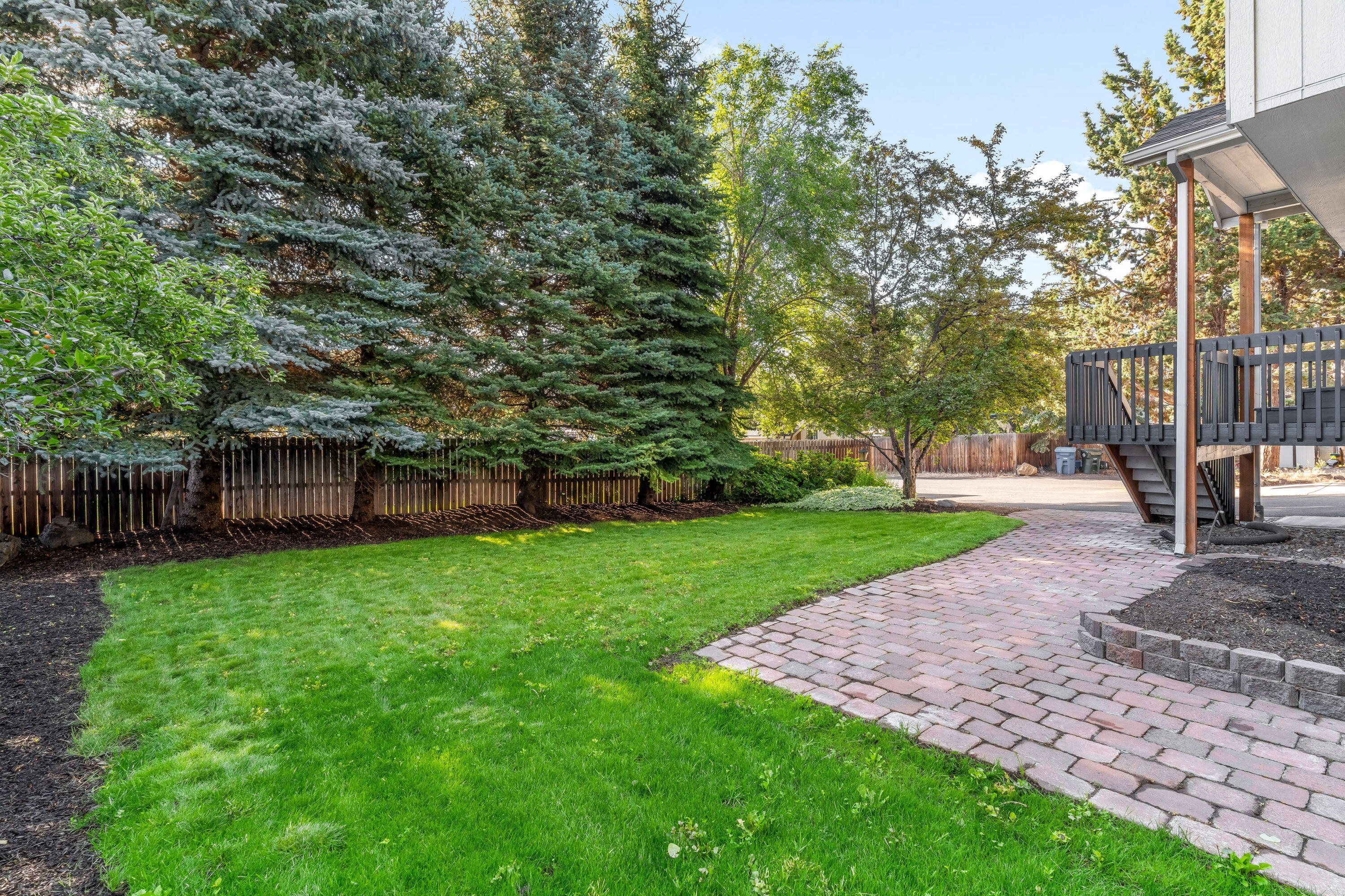Bend, Oregon, 97701, United States, 3 Bedrooms Bedrooms, ,3 BathroomsBathrooms,Residential,For Sale,1889882