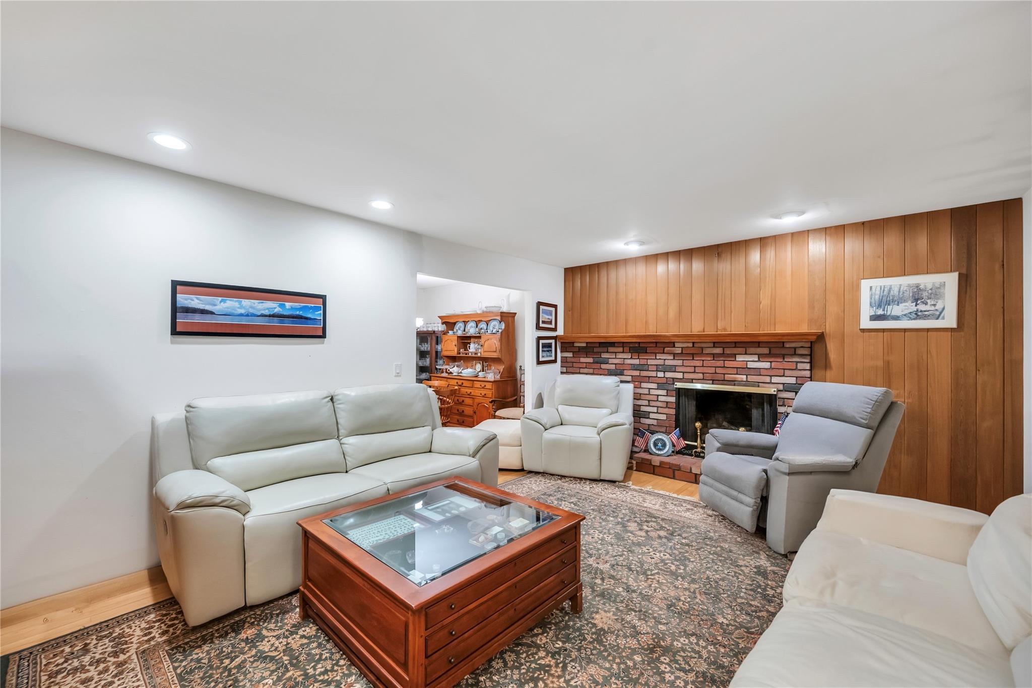 Hauppauge, New York, 11788, United States, 4 Bedrooms Bedrooms, ,2 BathroomsBathrooms,Residential,For Sale,1714342
