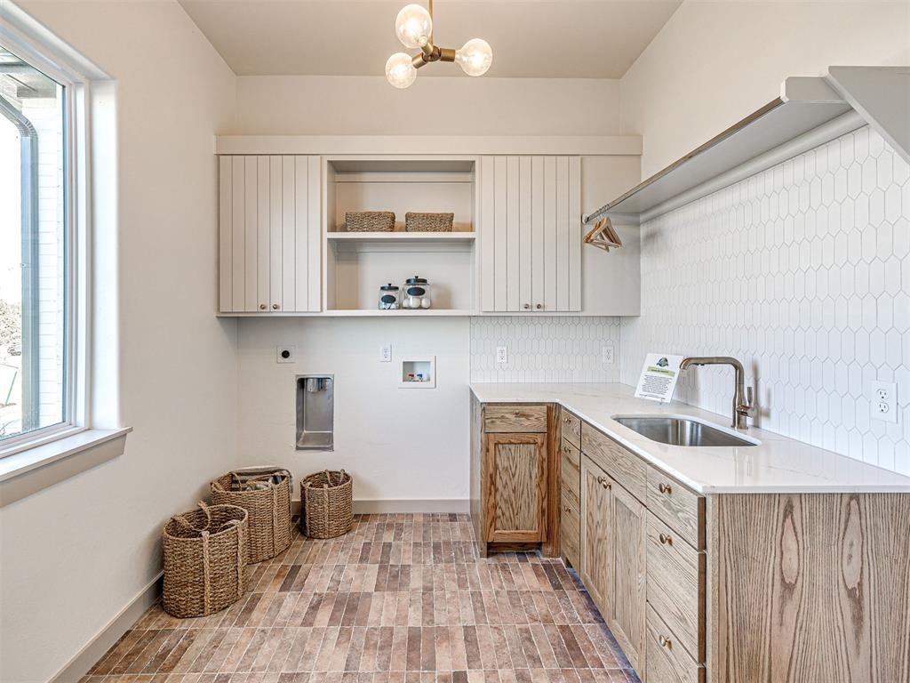 Goldsby, Oklahoma, 73093, United States, 4 Bedrooms Bedrooms, ,5 BathroomsBathrooms,Residential,For Sale,1975675