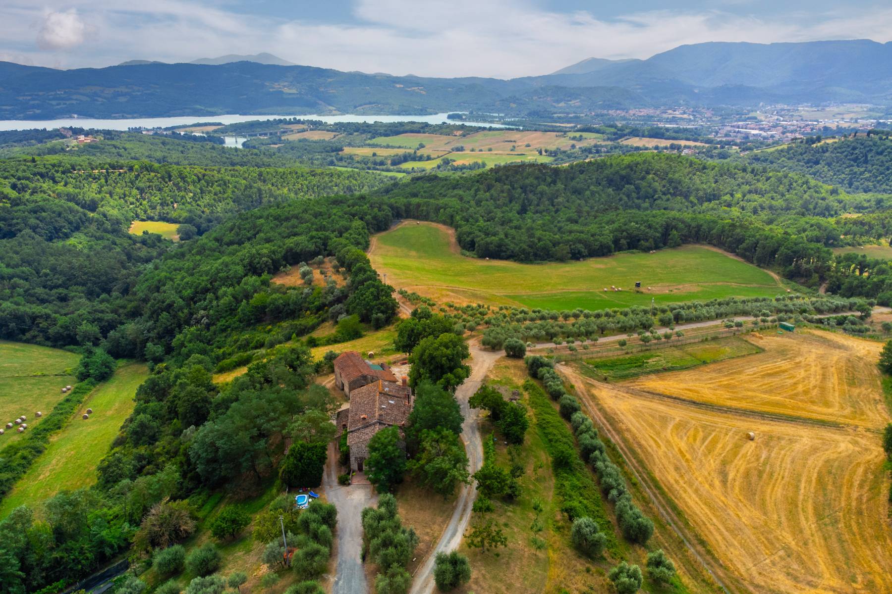 Barberino di Mugello, Firenze, 50031, IT, 35 Bedrooms Bedrooms, ,25 BathroomsBathrooms,Residential,For Sale,1926521