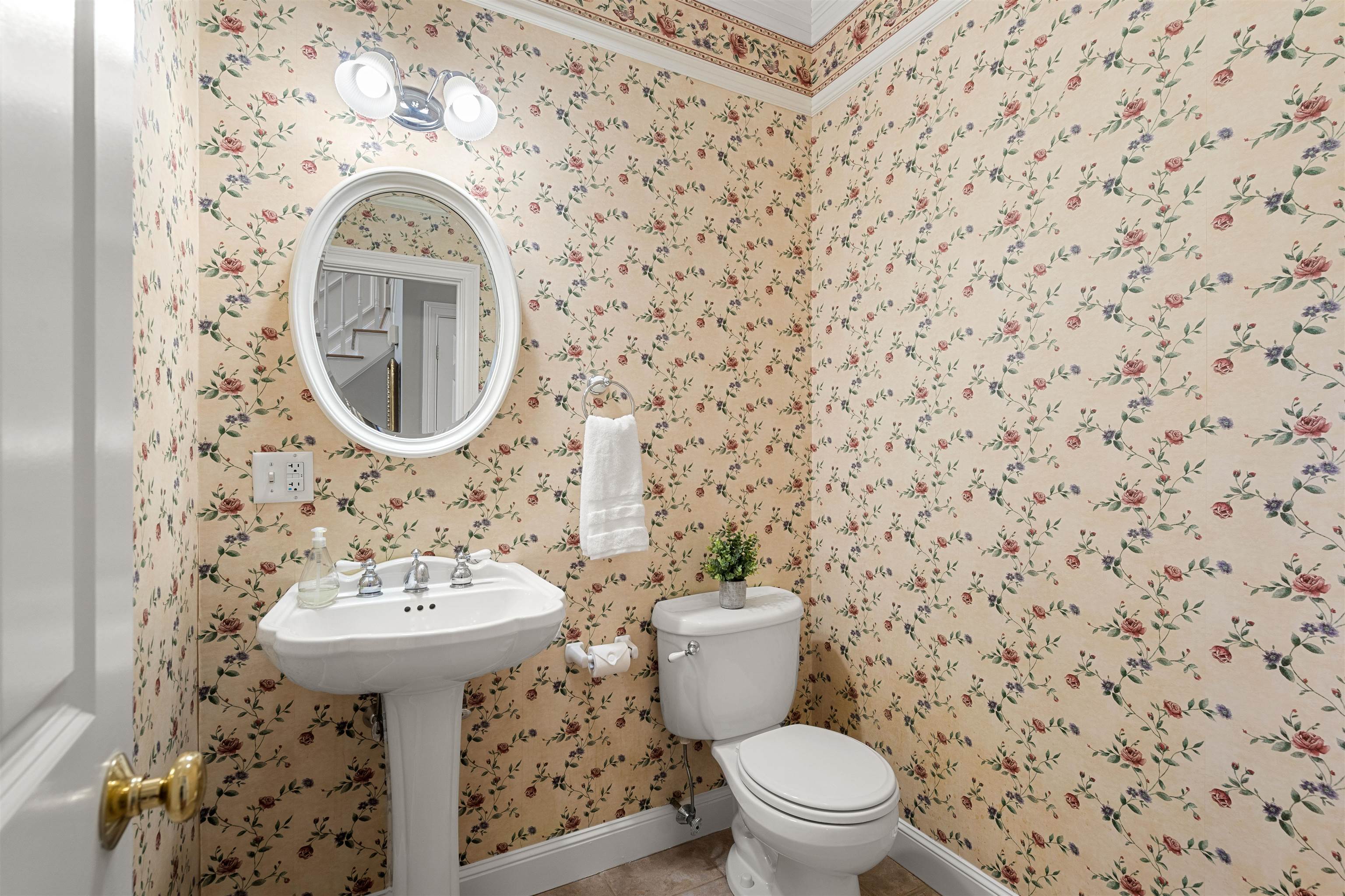 Hollis, New Hampshire, 03049, United States, 4 Bedrooms Bedrooms, ,3 BathroomsBathrooms,Residential,For Sale,1883296
