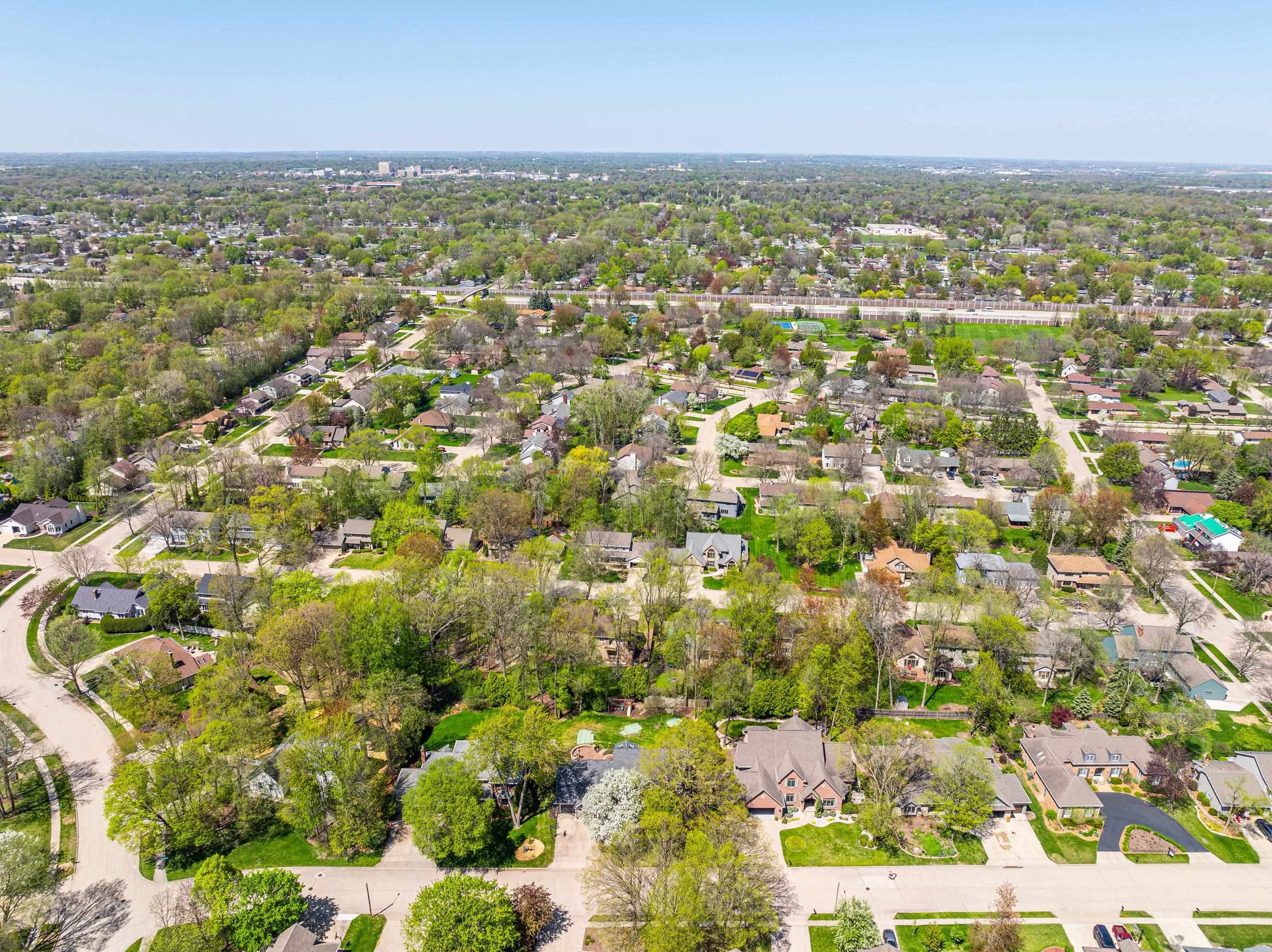 Appleton, Wisconsin, 54915, United States, 4 Bedrooms Bedrooms, ,4 BathroomsBathrooms,Residential,For Sale,1921997