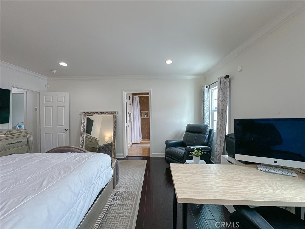 Los Angeles, California, 90043, United States, 3 Bedrooms Bedrooms, ,2 BathroomsBathrooms,Residential,For Sale,1981905