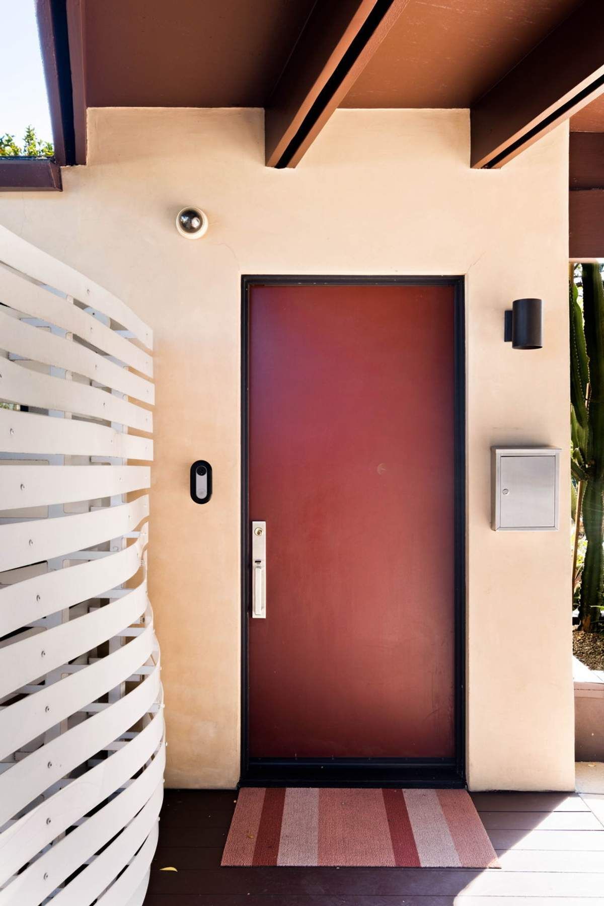  3818 Roderick Road - 物件實景