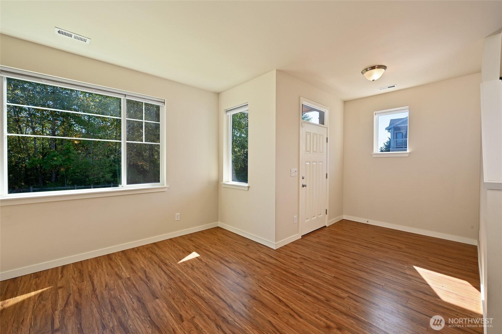 AUBURN, Washington, 98092, United States, 4 Bedrooms Bedrooms, ,3 BathroomsBathrooms,Residential,For Sale,1956520