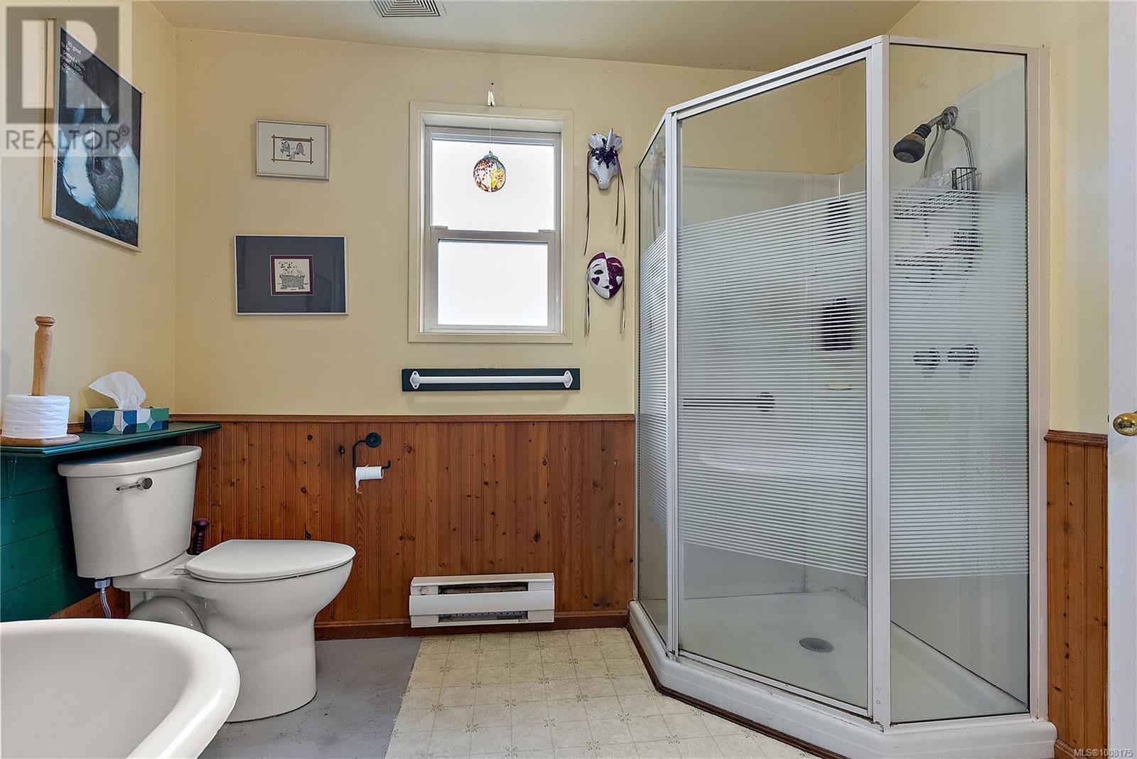 SIDNEY, British Columbia, V8L 2W2, CA, 2 Bedrooms Bedrooms, ,1 BathroomBathrooms,Residential,For Sale,1902048