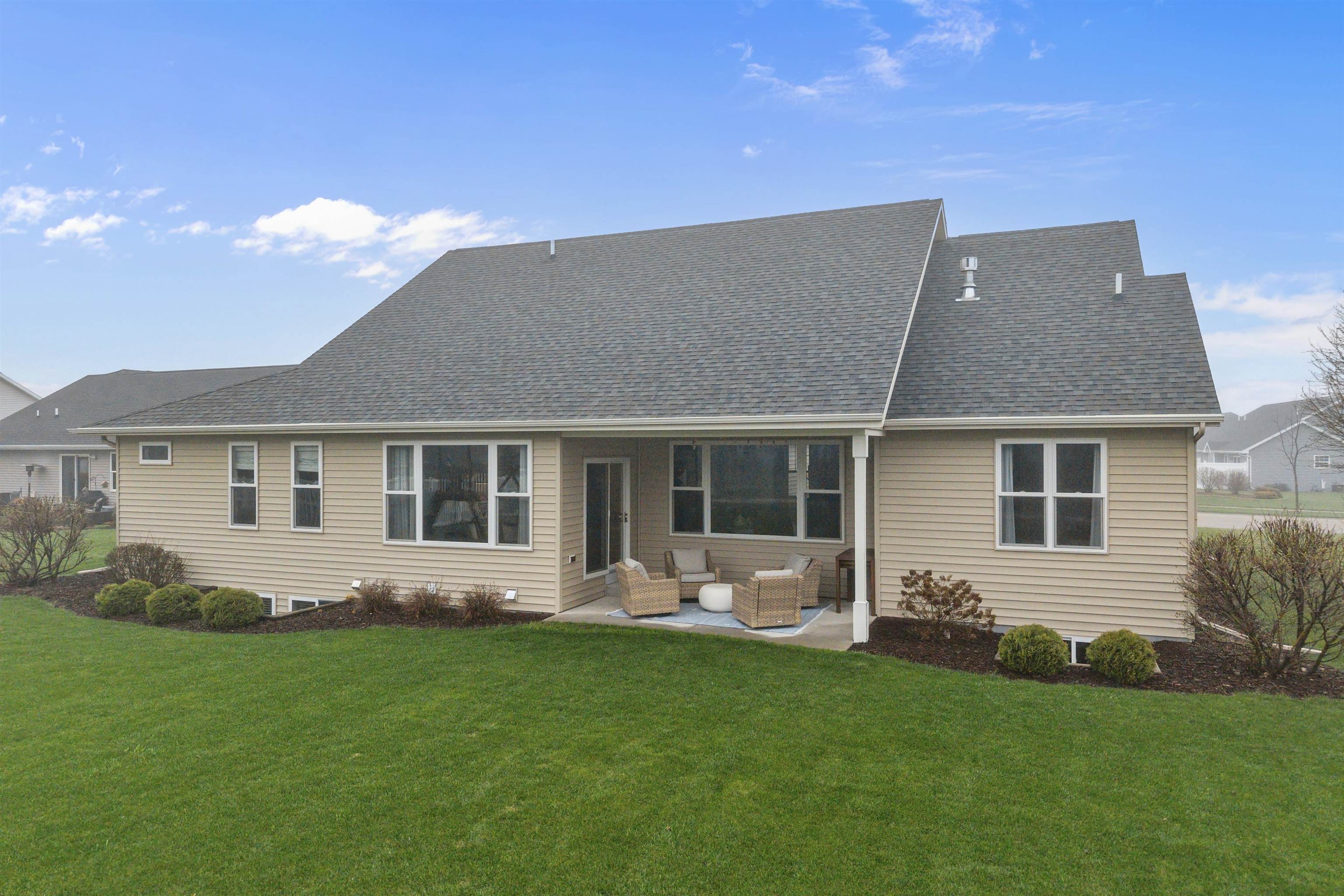 Greenville, Wisconsin, 54942-8126, United States, 6 Bedrooms Bedrooms, ,5 BathroomsBathrooms,Residential,For Sale,2040409