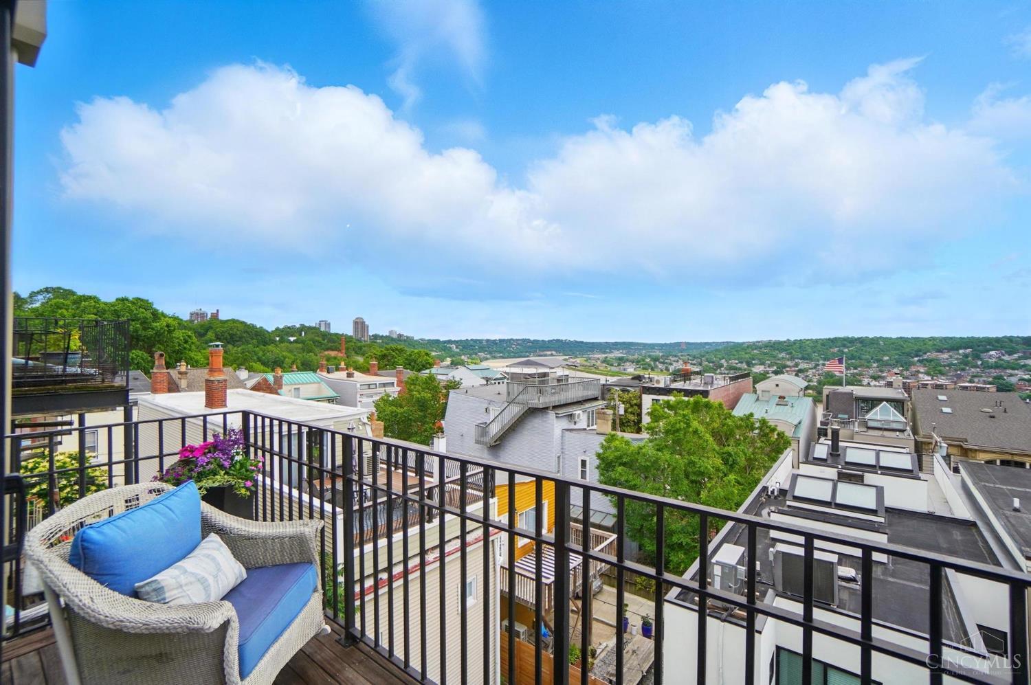 Cincinnati, Ohio, 45202, United States, 3 Bedrooms Bedrooms, ,4 BathroomsBathrooms,Residential,For Sale,1850372