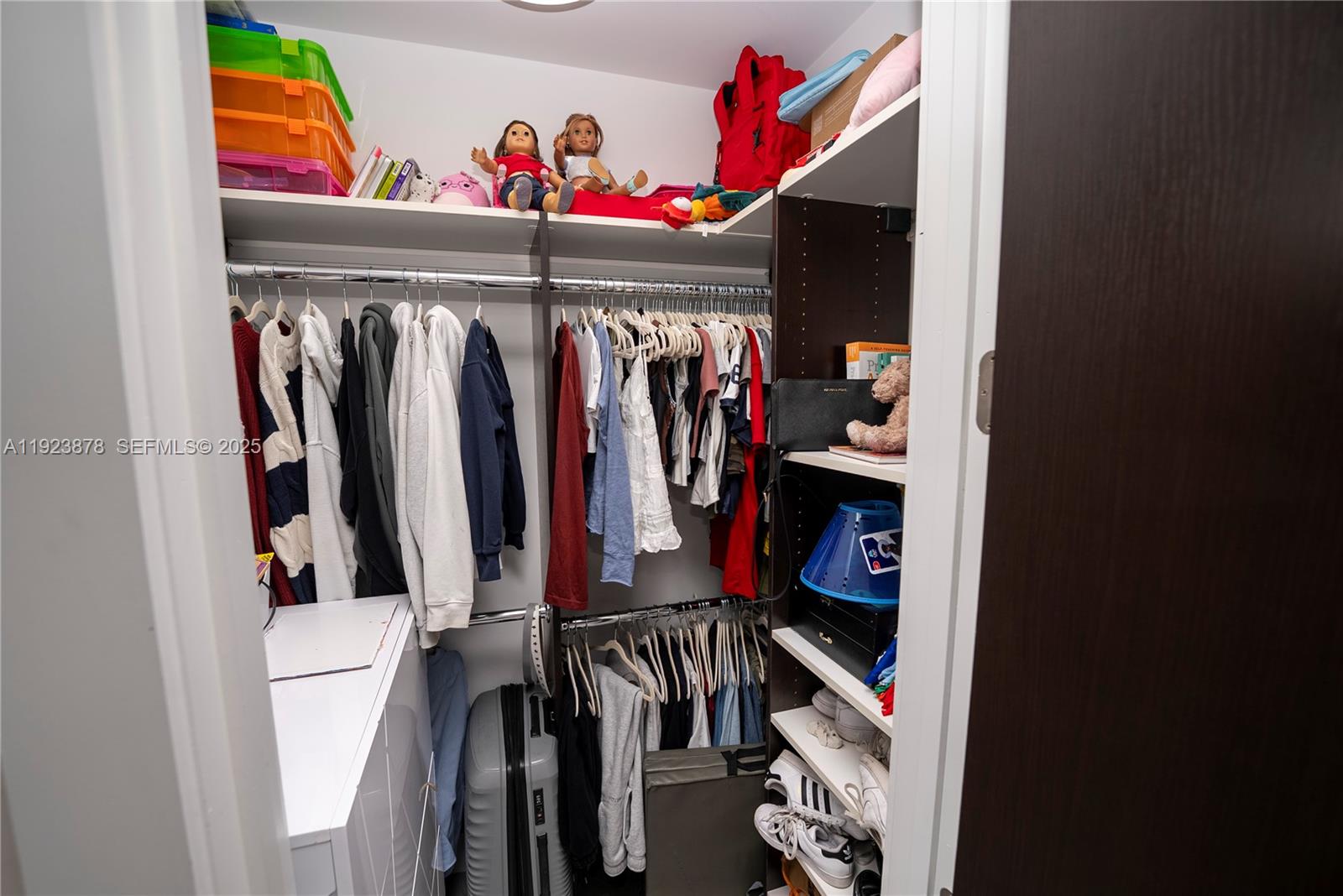 Doral, Florida, 33122, United States, 4 Bedrooms Bedrooms, ,5 BathroomsBathrooms,Residential,For Sale,2002186