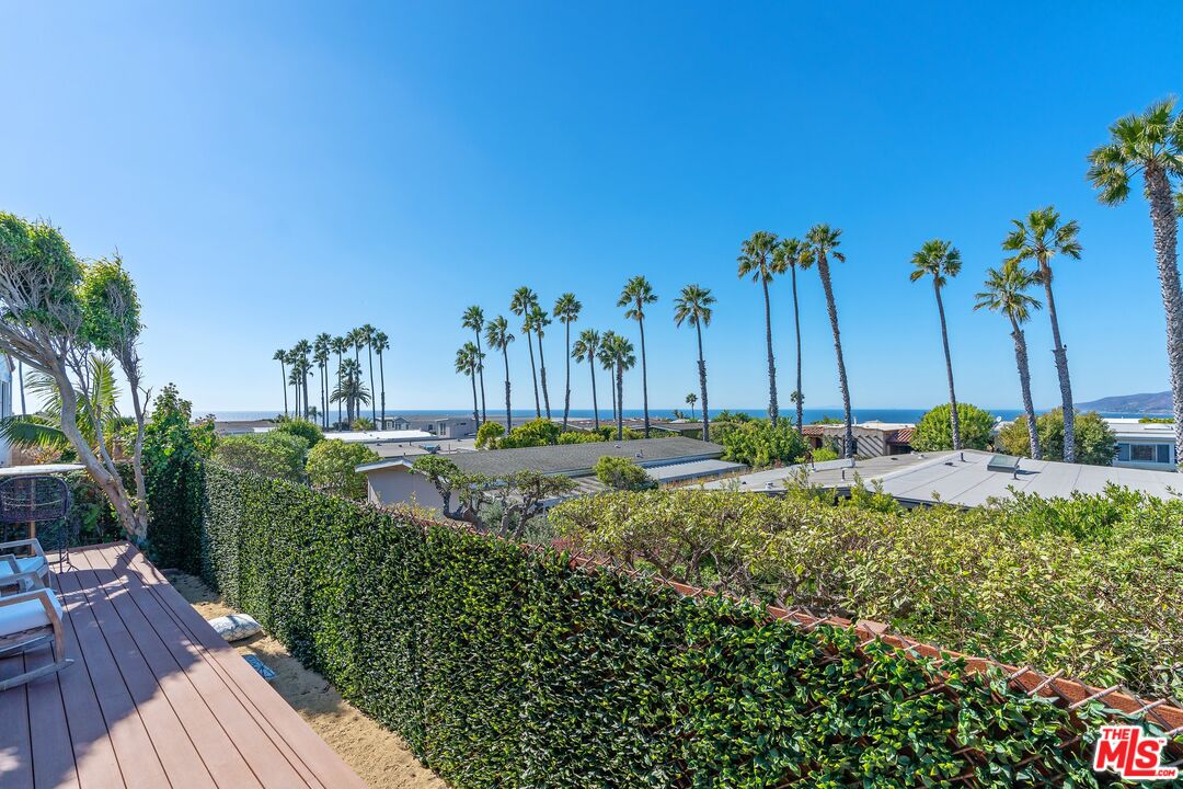 Malibu, California, 90265, United States, 4 Bedrooms Bedrooms, ,3 BathroomsBathrooms,Residential,For Sale,1907056